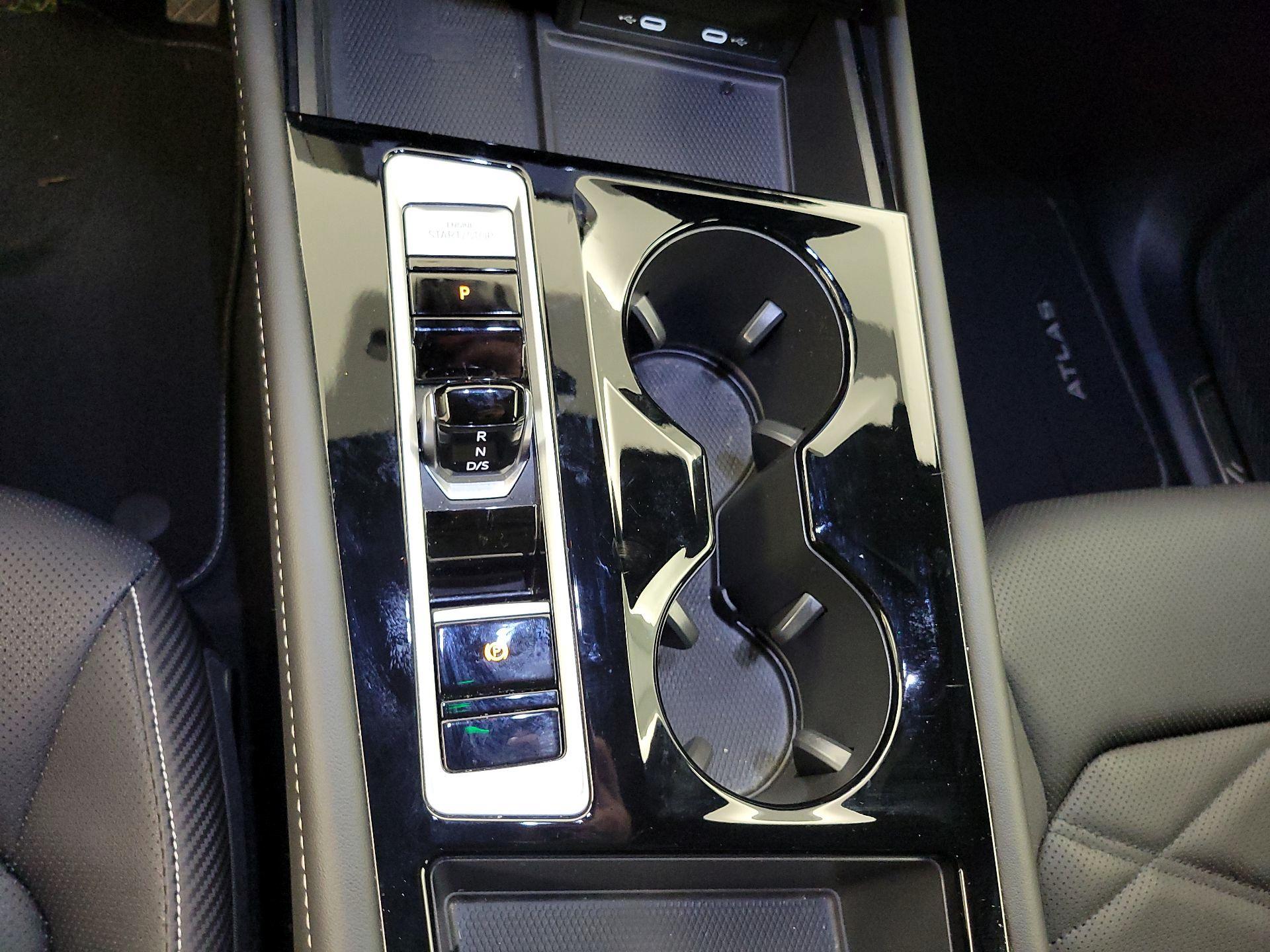 Thumbnail: 2024 Volkswagen Atlas - 17