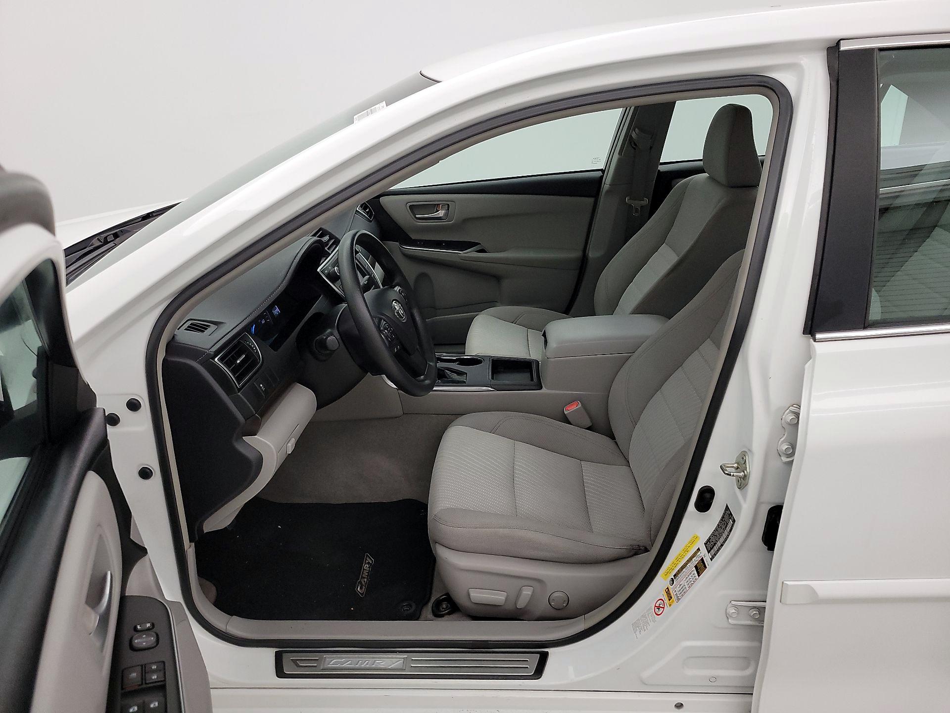 Thumbnail: 2015 Toyota Camry - 11