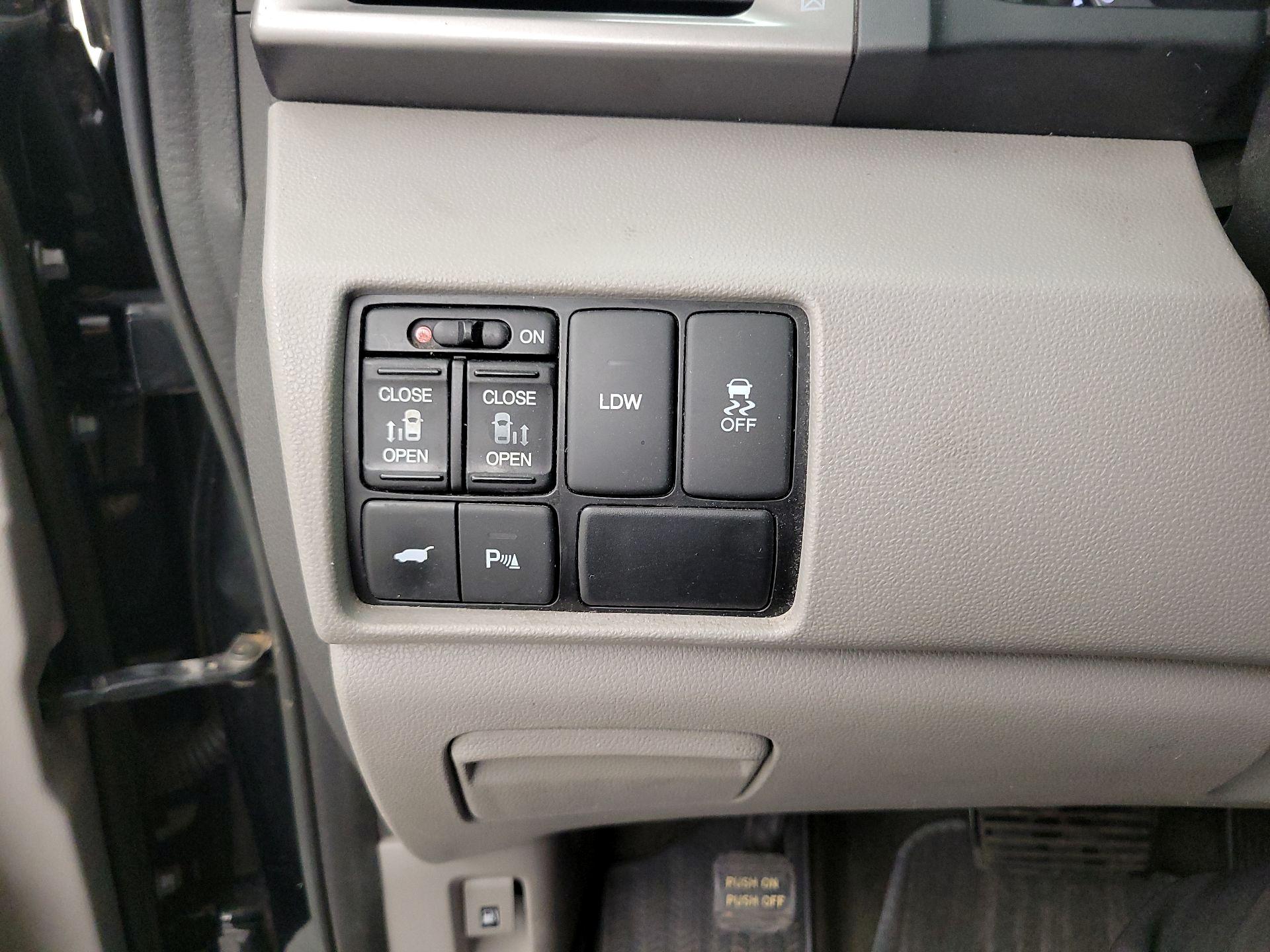 Thumbnail: 2016 Honda Odyssey - 13