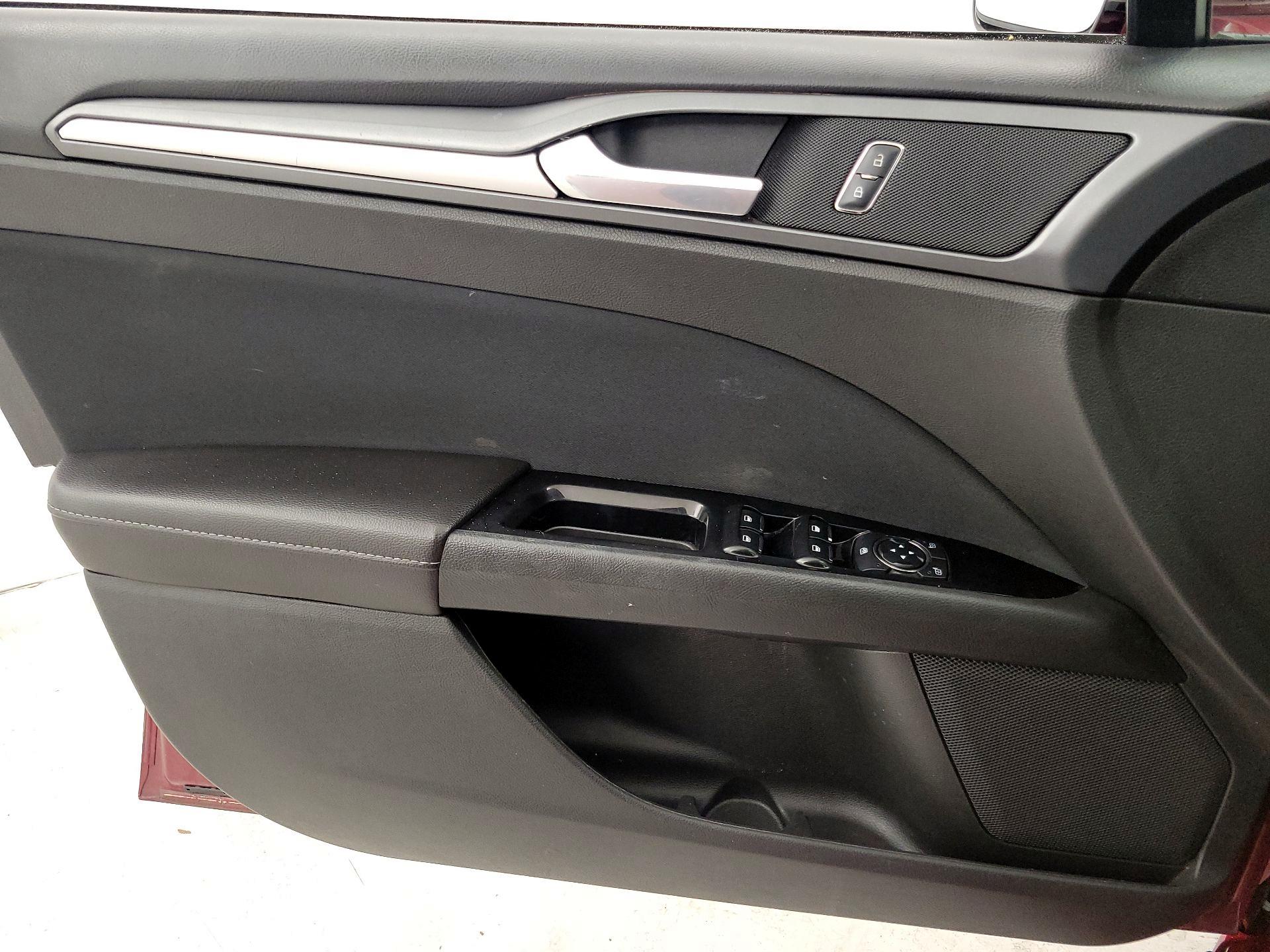 Thumbnail: 2014 Ford Fusion - 12