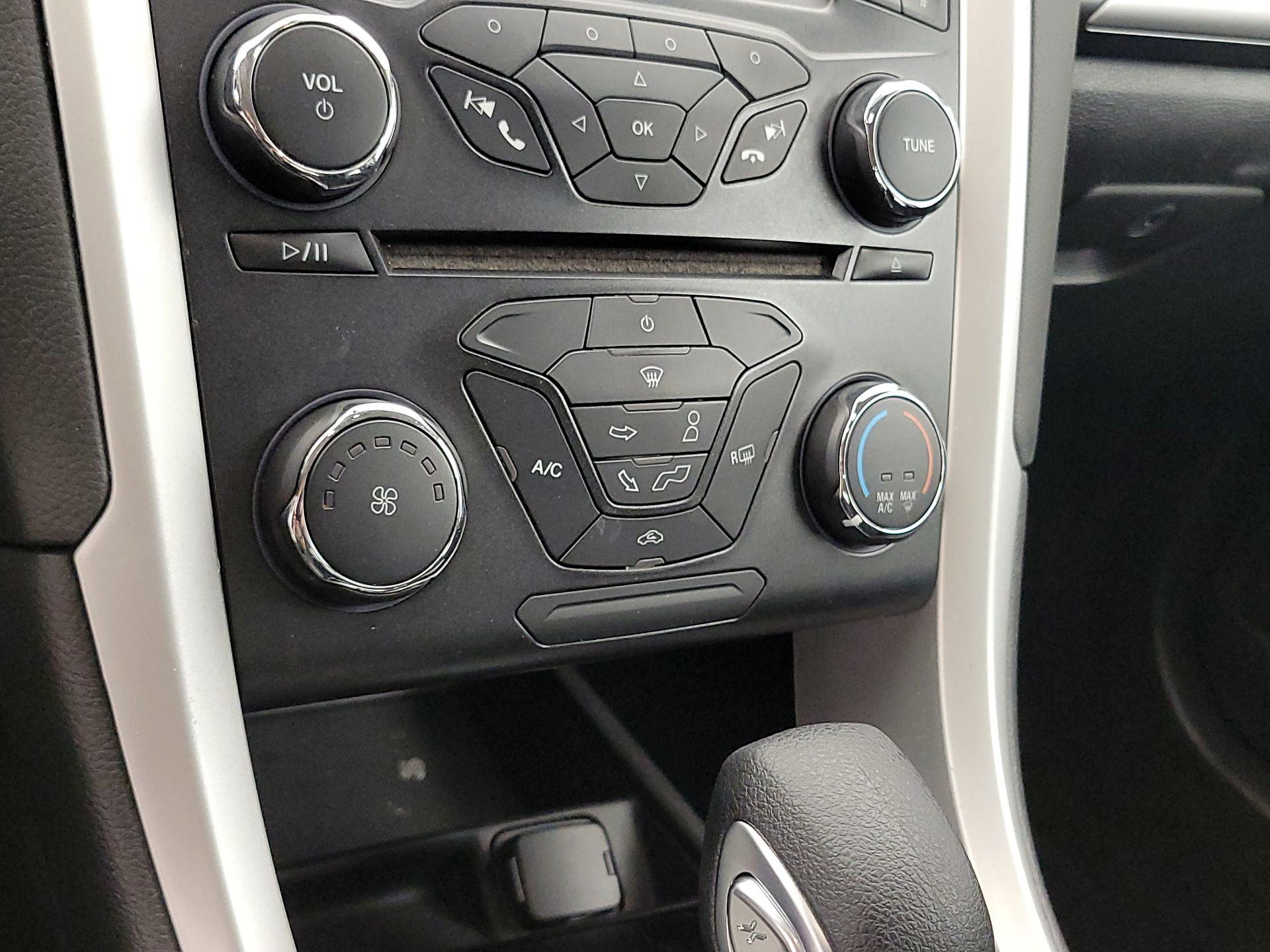 Thumbnail: 2014 Ford Fusion - 15