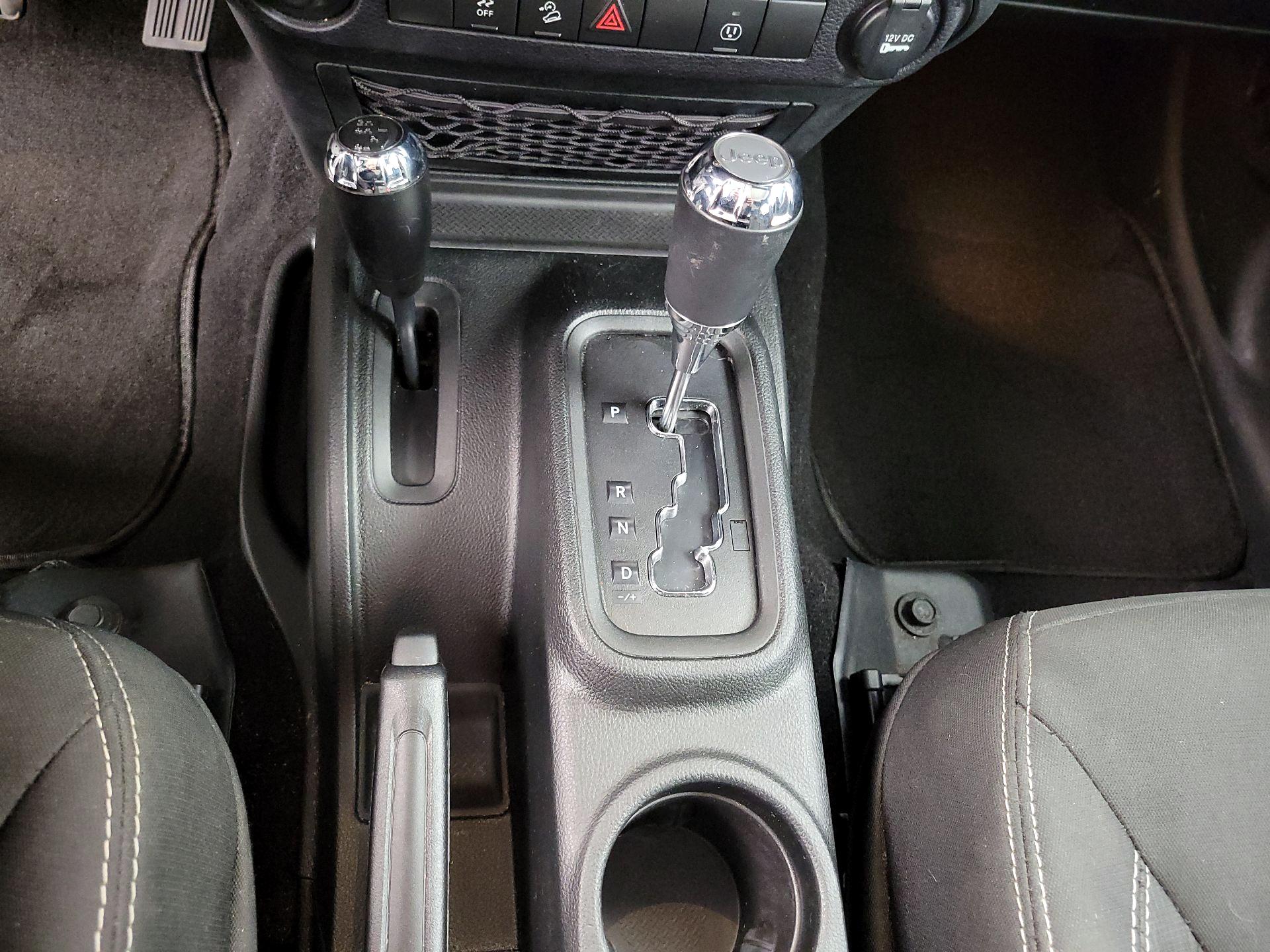 Thumbnail: 2018 Jeep Wrangler - 16