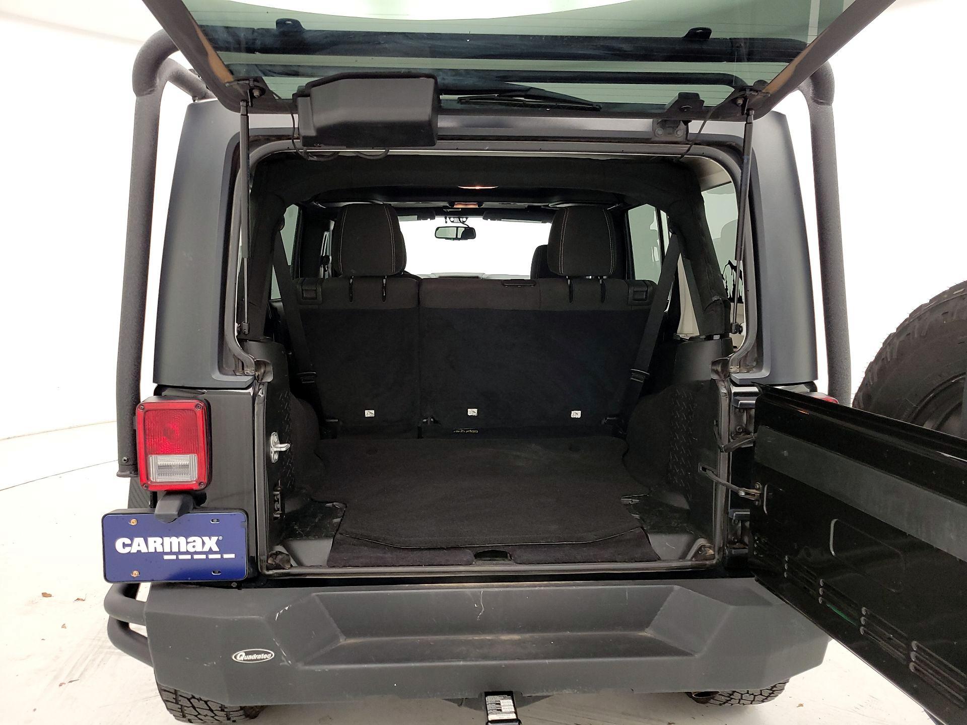 Thumbnail: 2018 Jeep Wrangler - 19