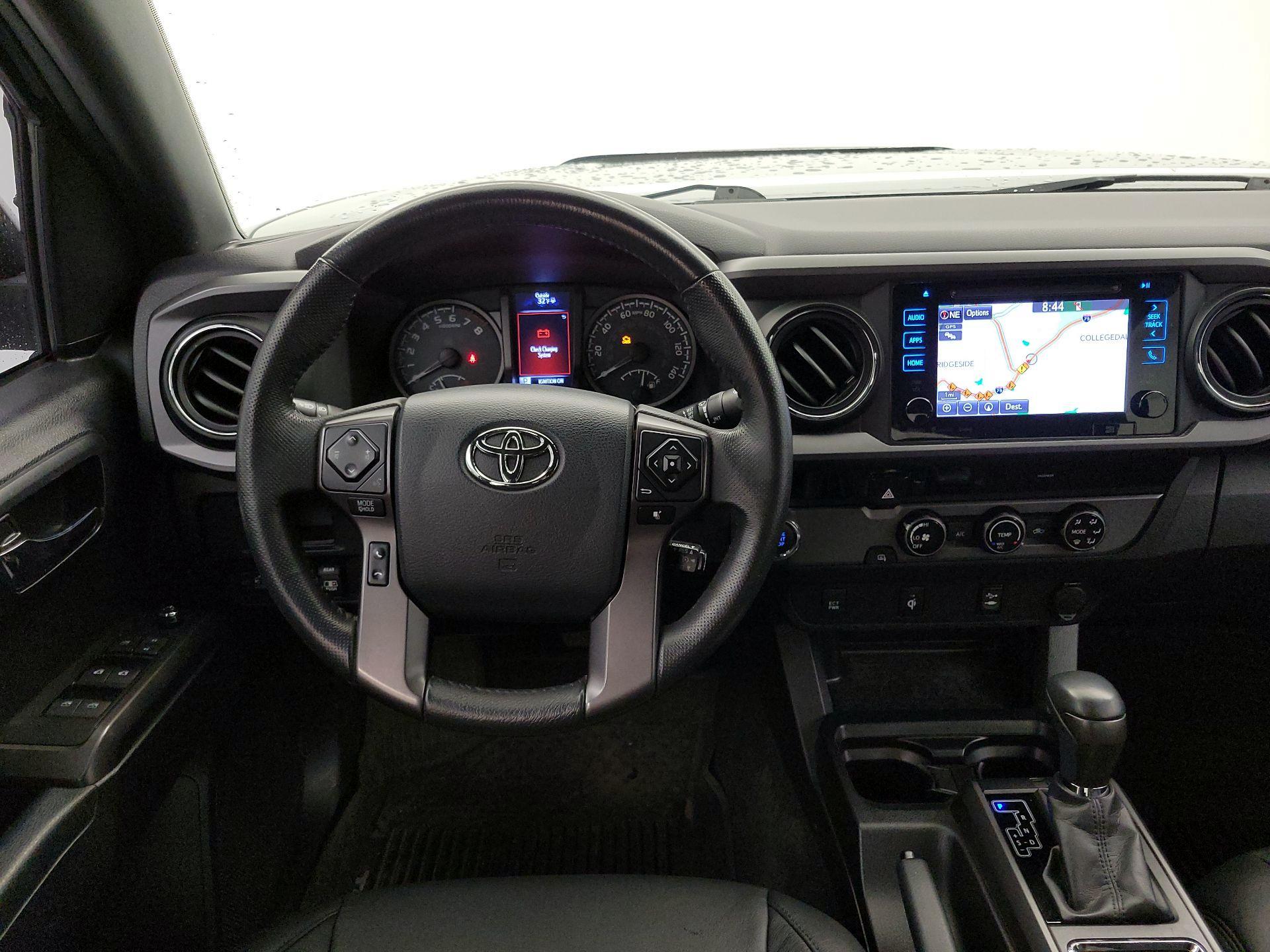 Thumbnail: 2017 Toyota Tacoma - 10