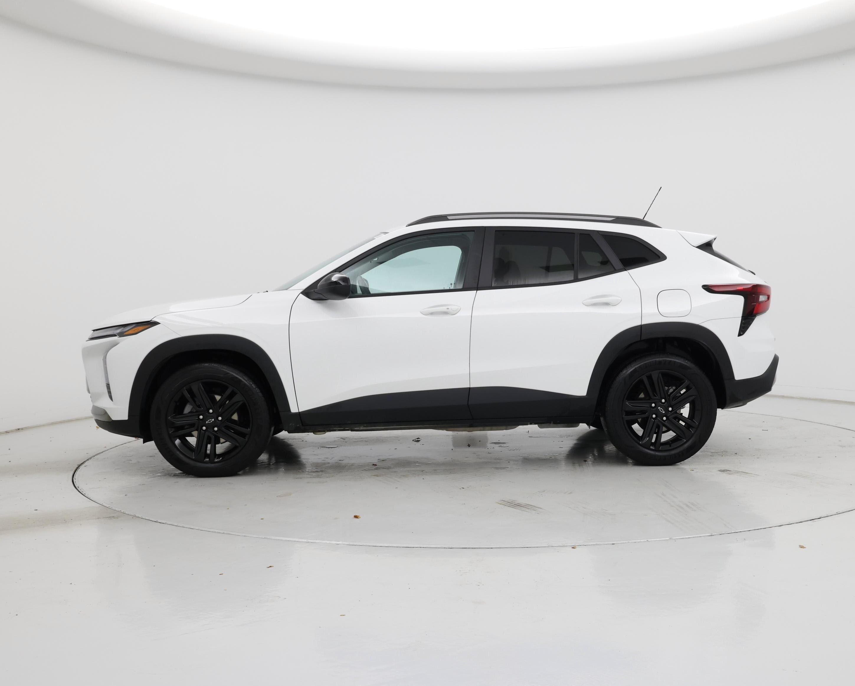 Thumbnail: 2025 Chevrolet Trax - 3