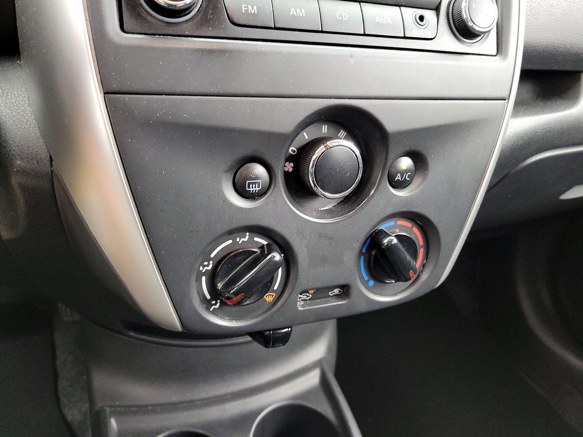 Thumbnail: 2015 Nissan Versa Note - 15