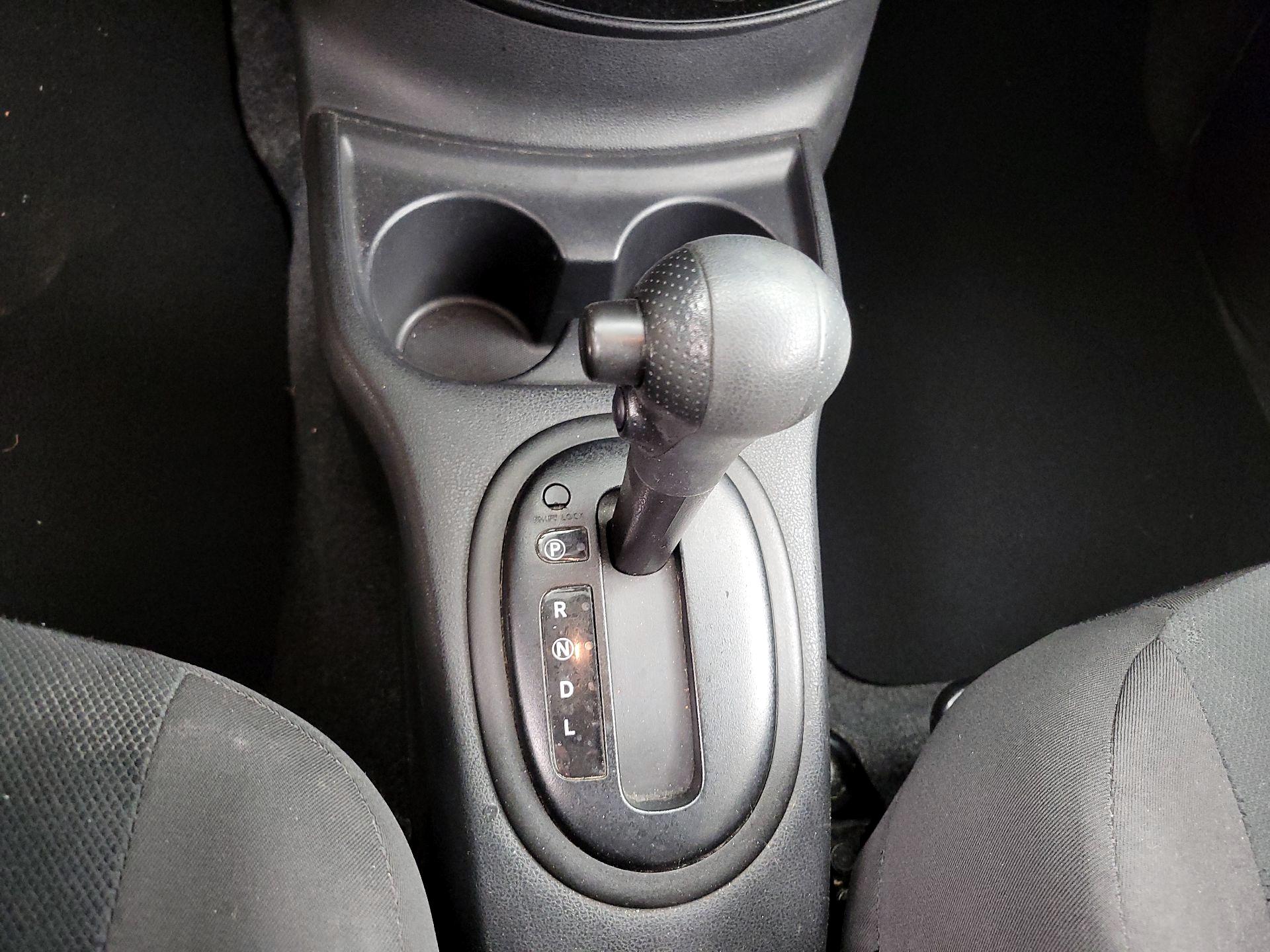 Thumbnail: 2015 Nissan Versa Note - 16