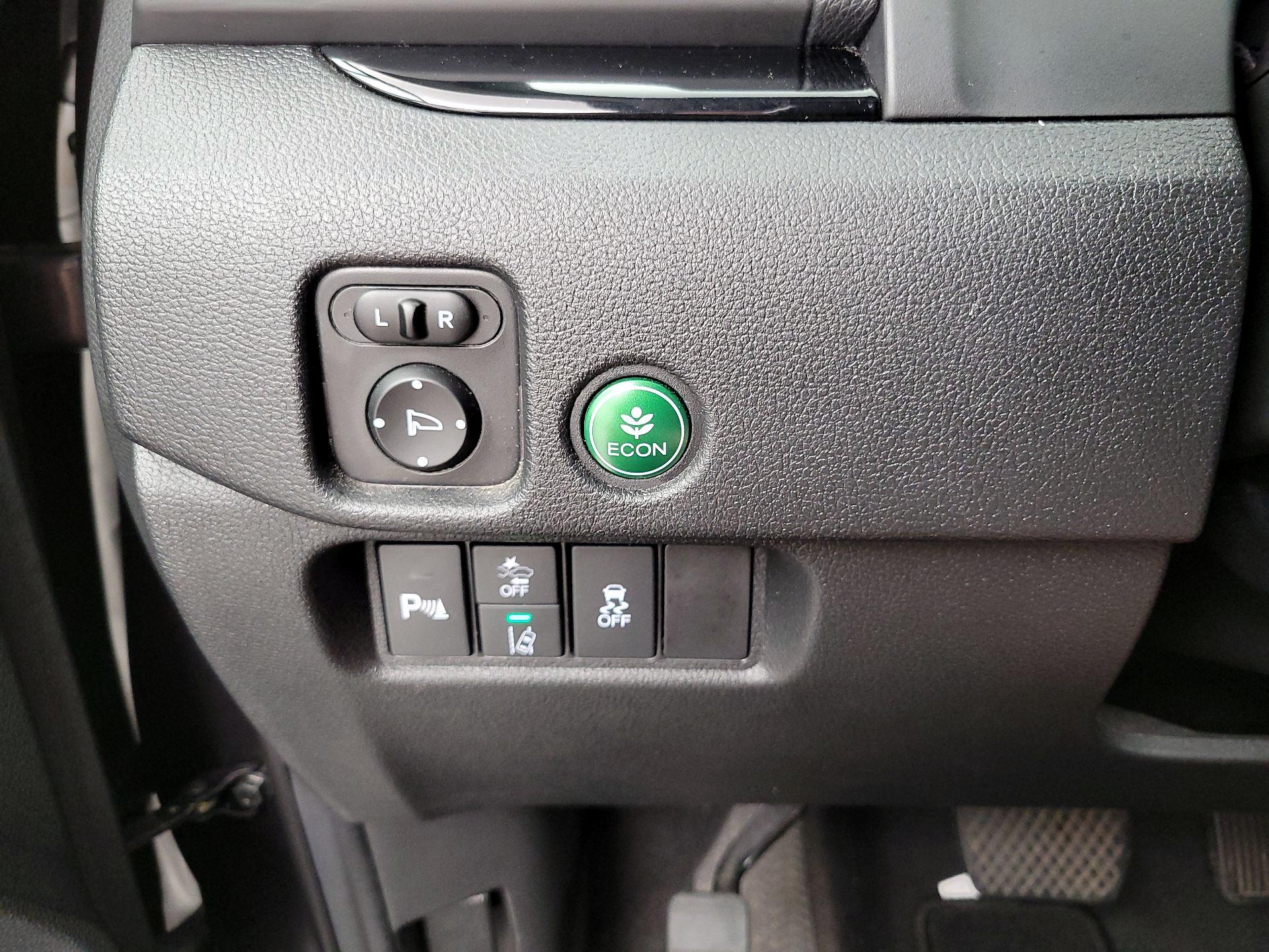 Thumbnail: 2019 Honda Pilot - 13