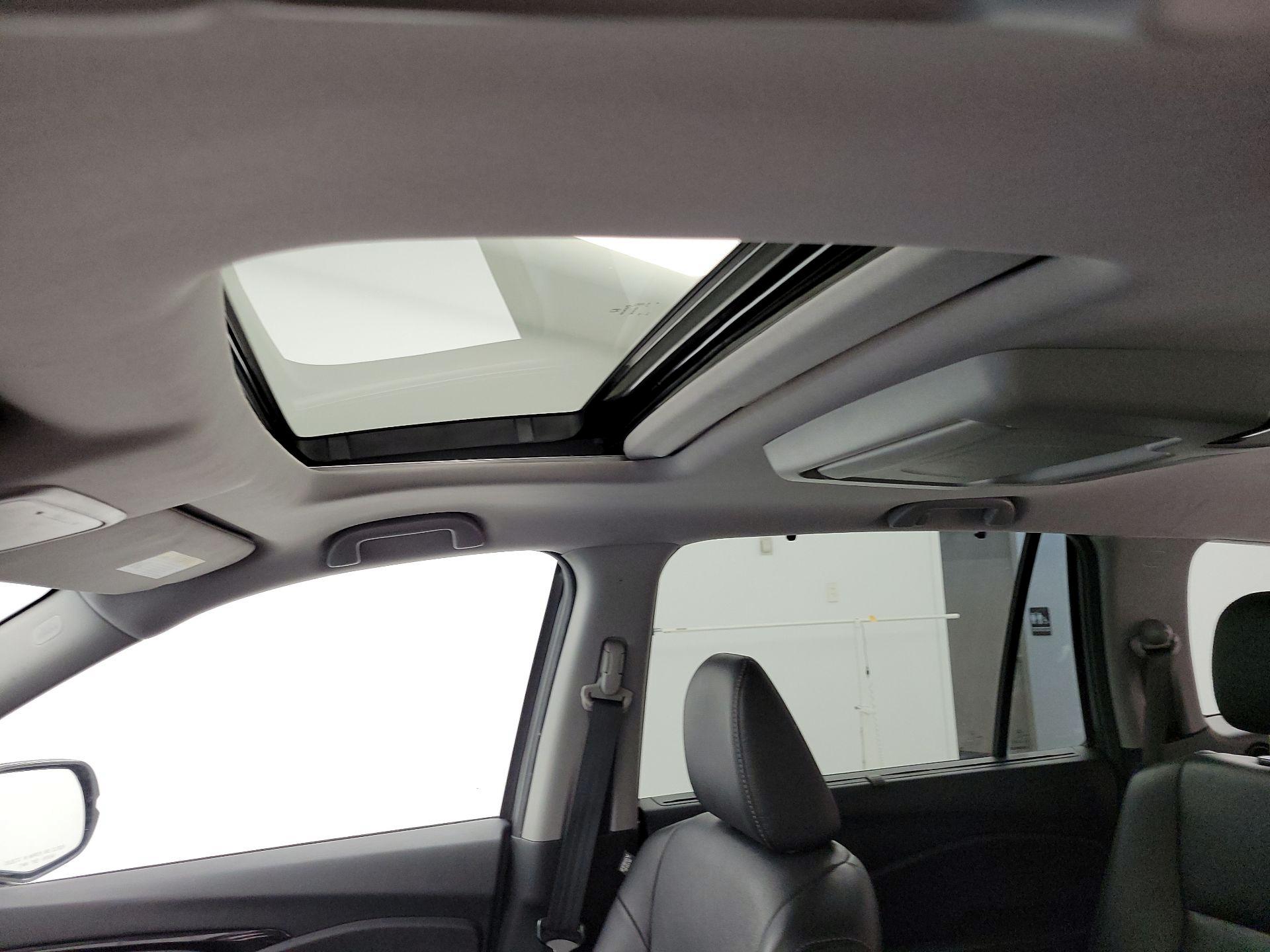 Thumbnail: 2019 Honda Pilot - 20