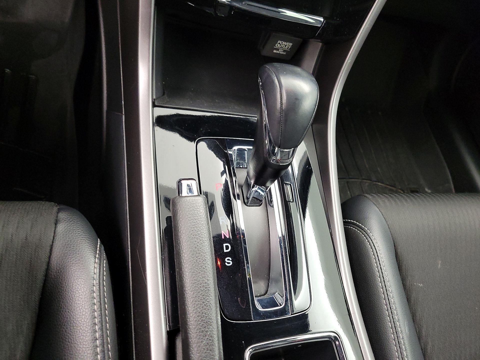 Thumbnail: 2017 Honda Accord - 17