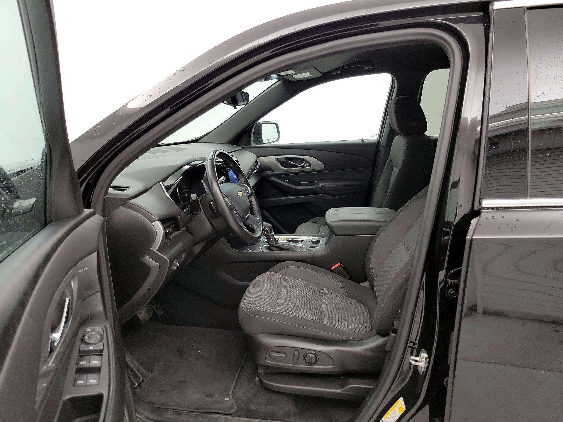 Thumbnail: 2022 Chevrolet Traverse - 11