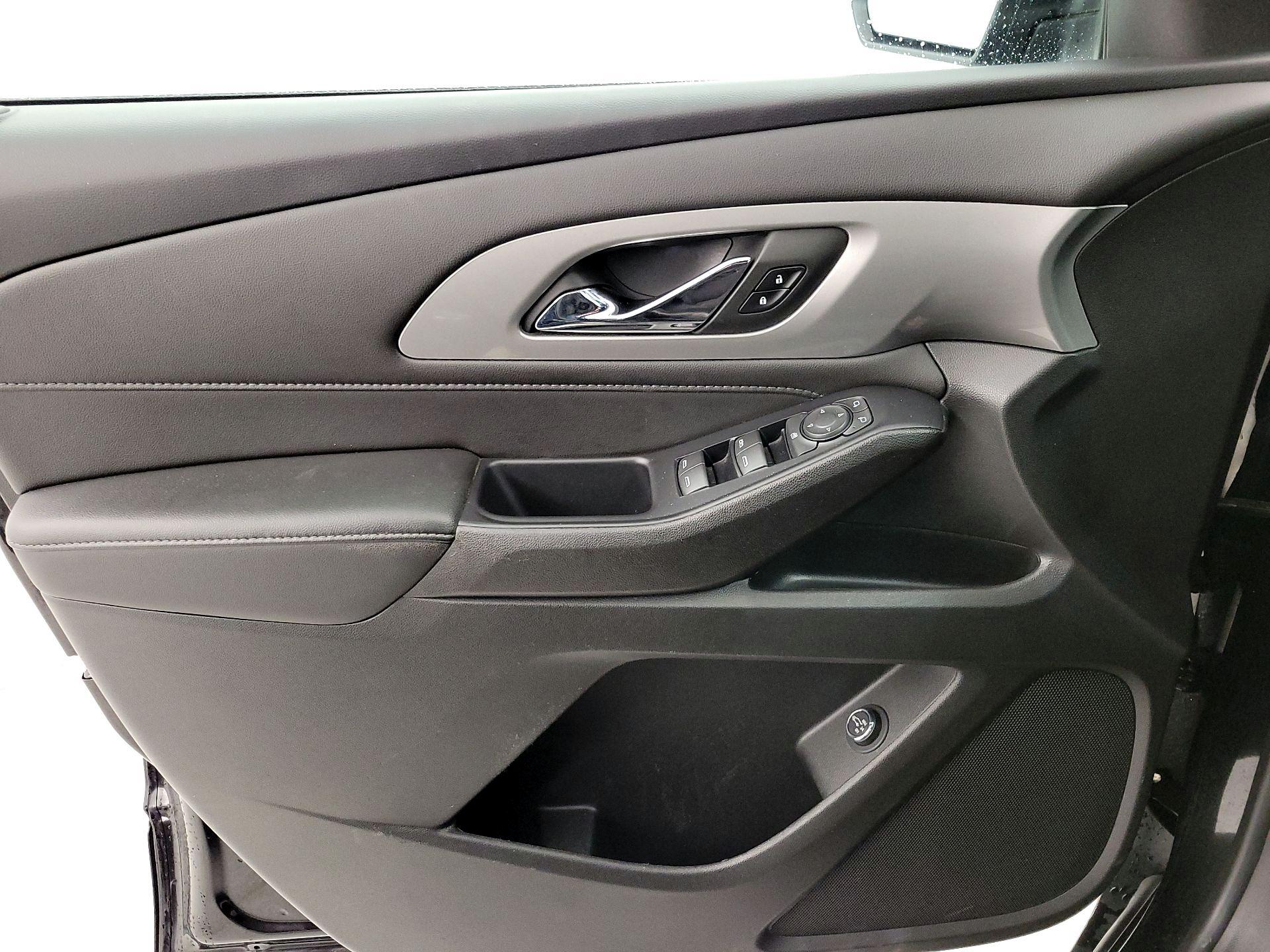 Thumbnail: 2022 Chevrolet Traverse - 12