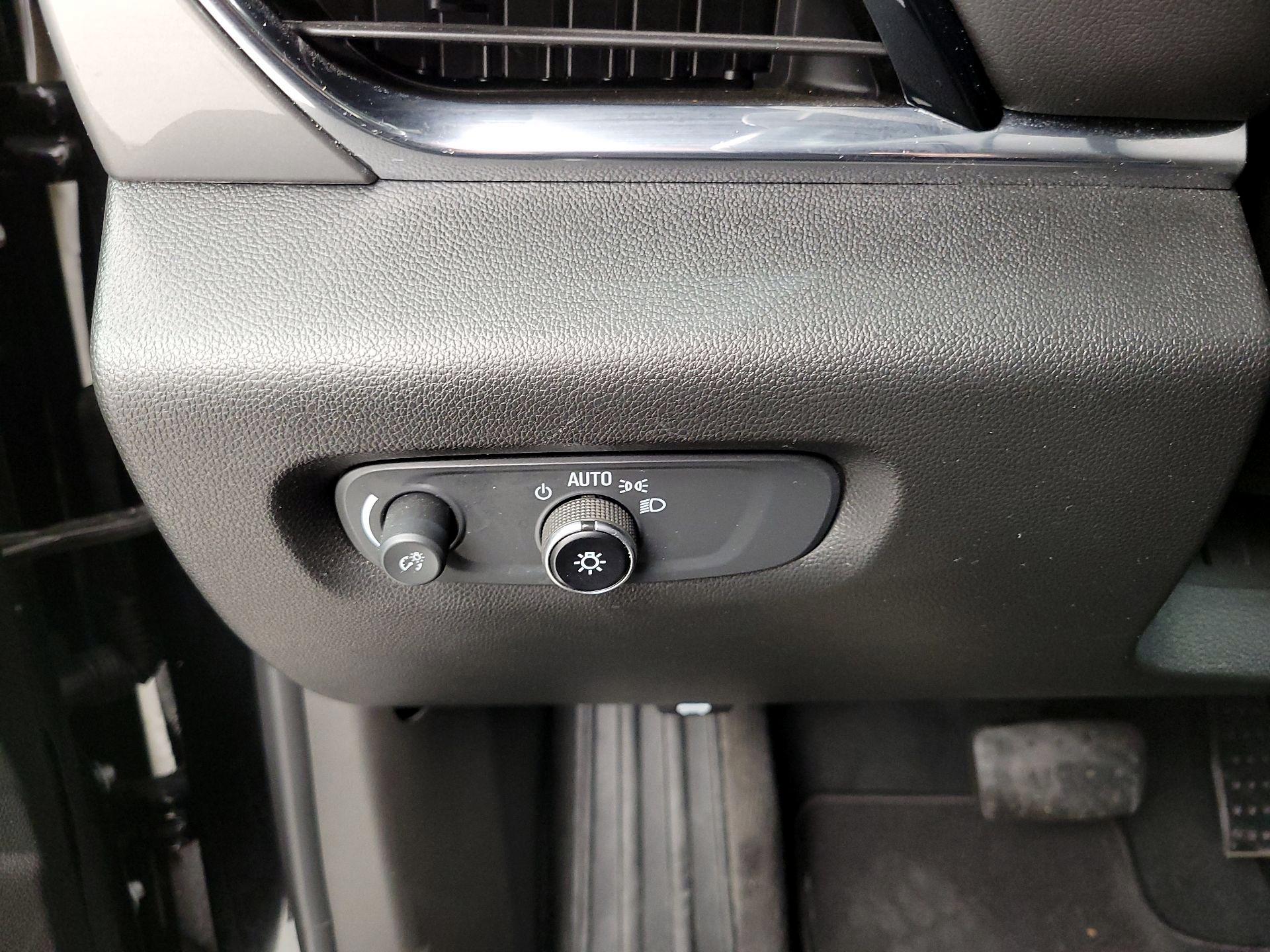 Thumbnail: 2022 Chevrolet Traverse - 13