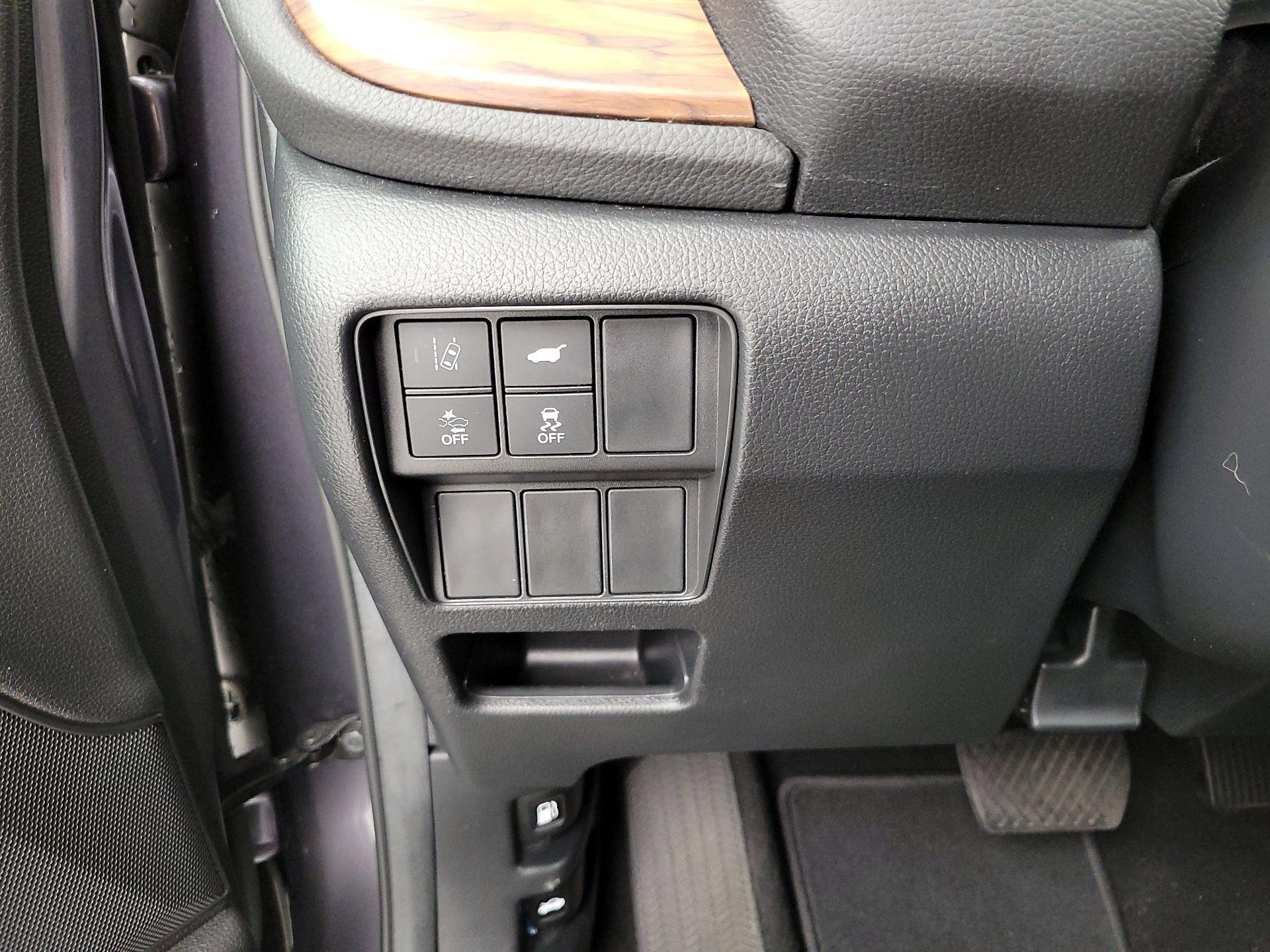 Thumbnail: 2017 Honda CR-V - 13