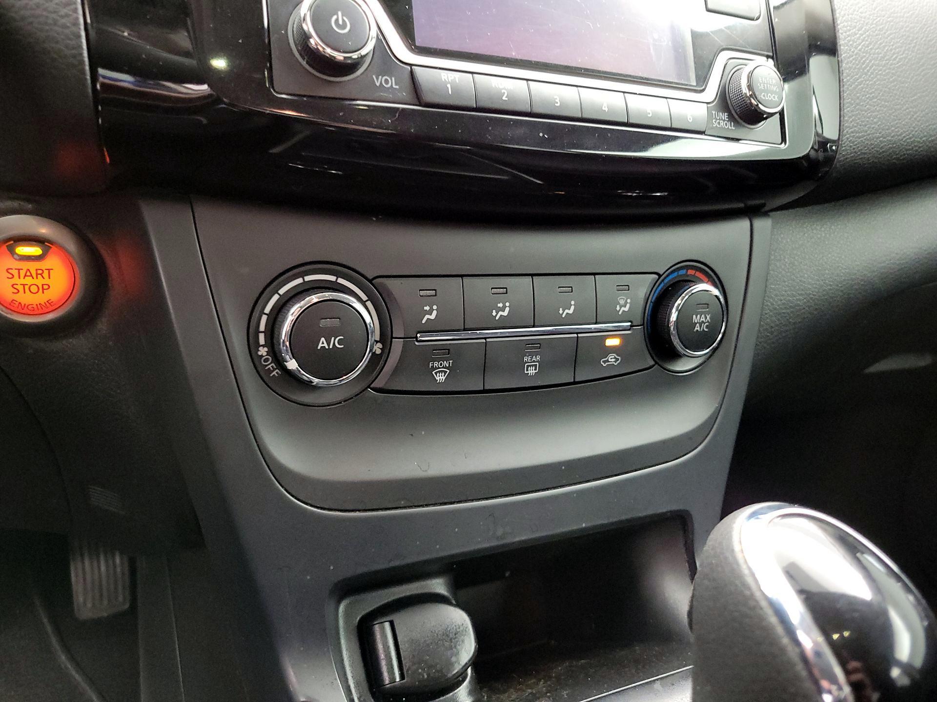 Thumbnail: 2017 Nissan Sentra - 16