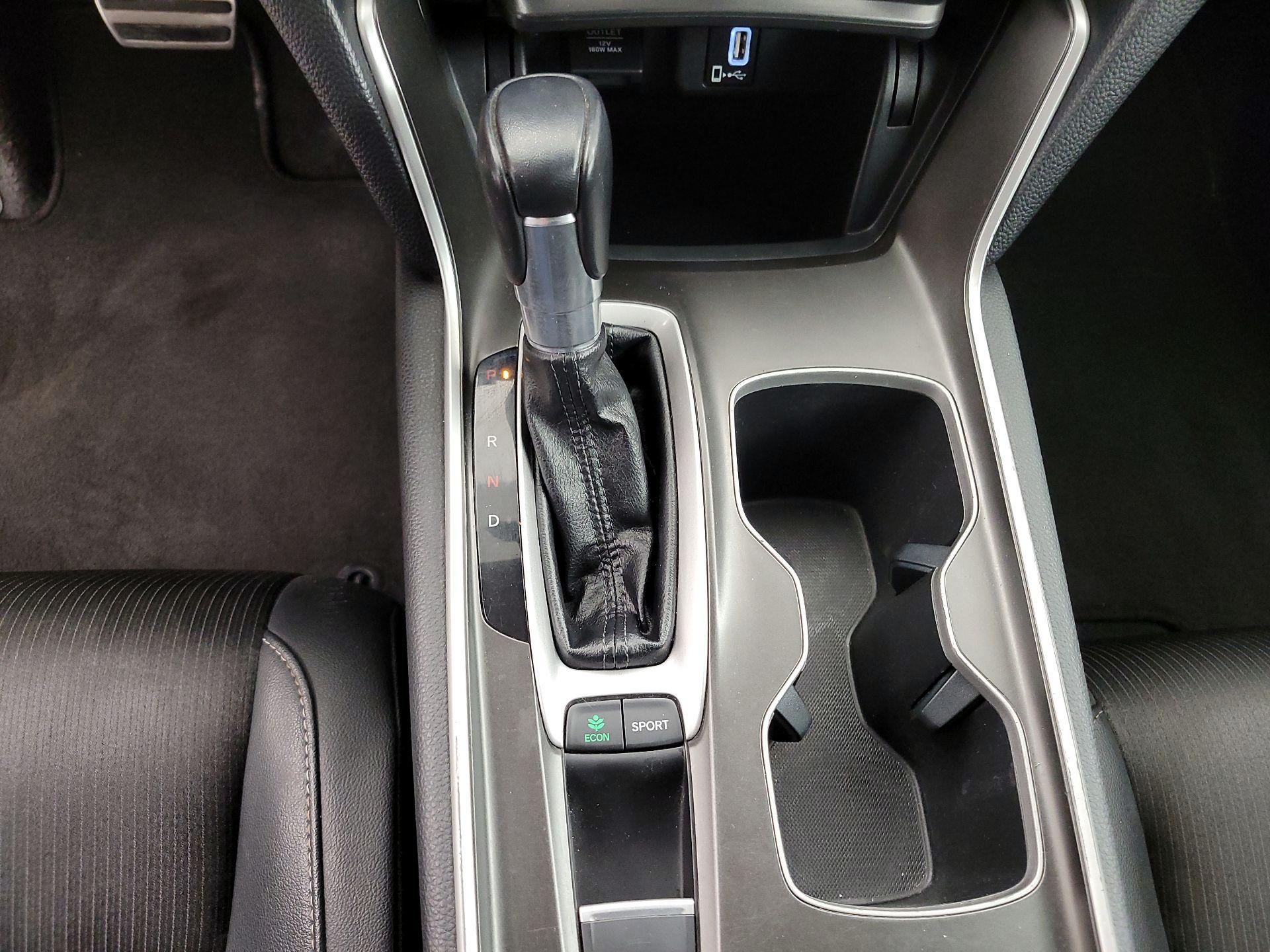 Thumbnail: 2019 Honda Accord - 17