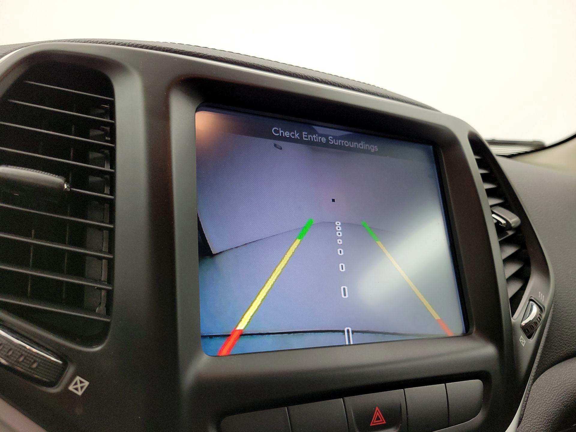 Thumbnail: 2014 Jeep Cherokee - 15