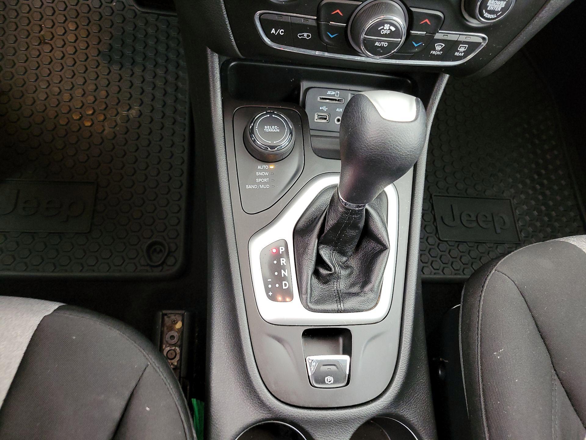 Thumbnail: 2014 Jeep Cherokee - 18