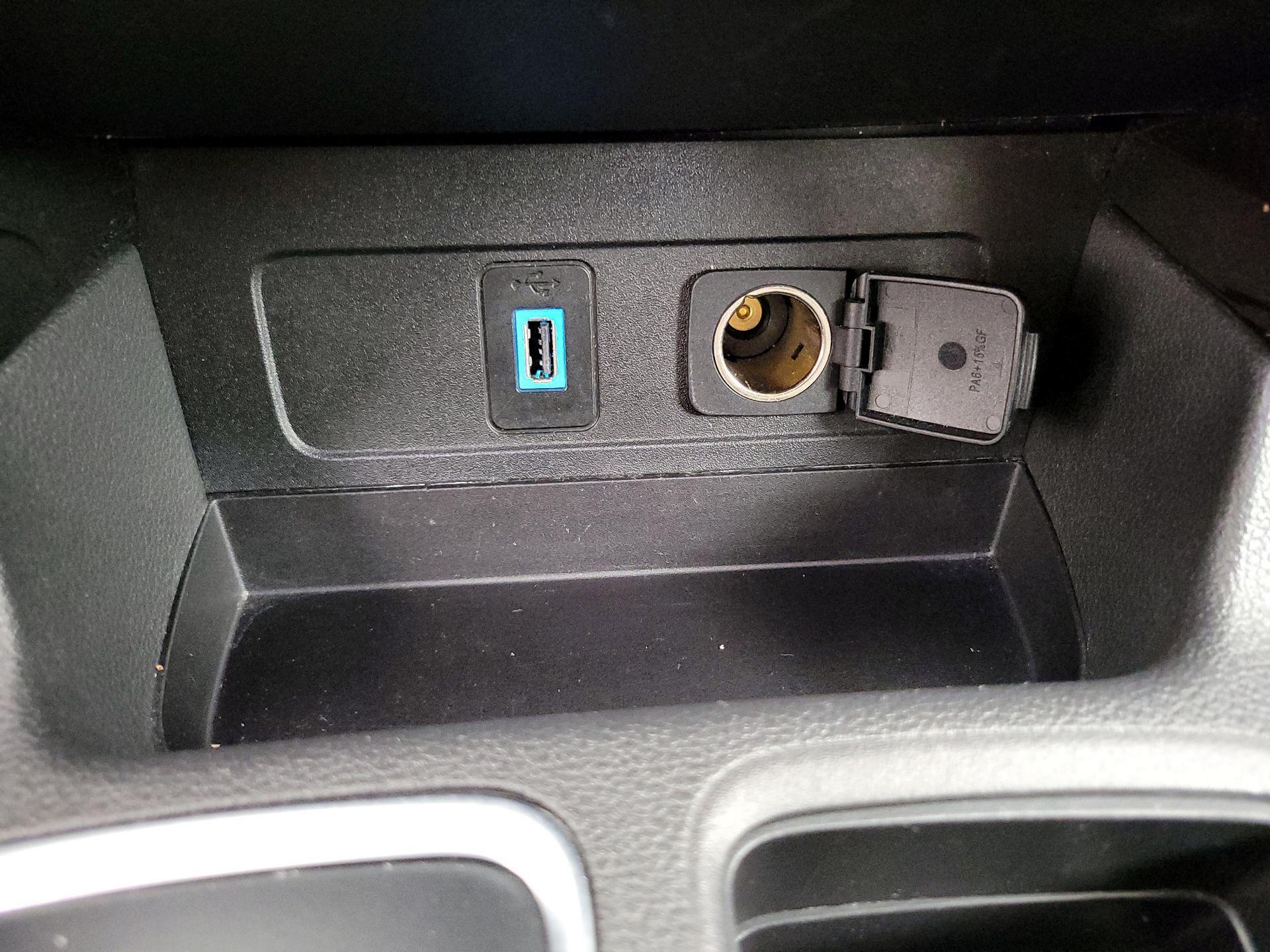 Thumbnail: 2019 Ford Escape - 18