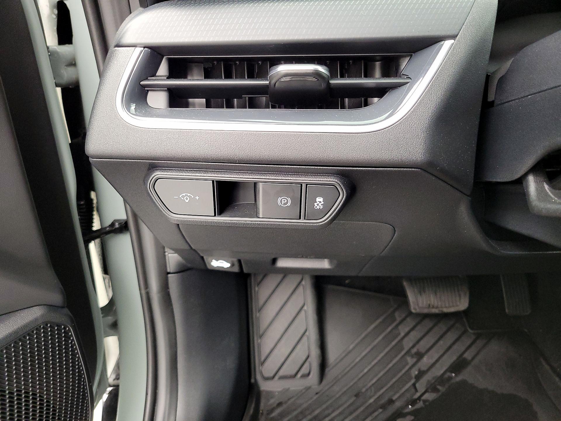 Thumbnail: 2025 Kia K4 - 13