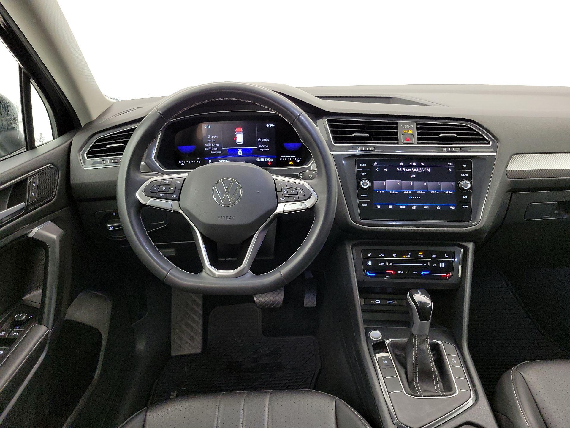 Thumbnail: 2023 Volkswagen Tiguan - 10