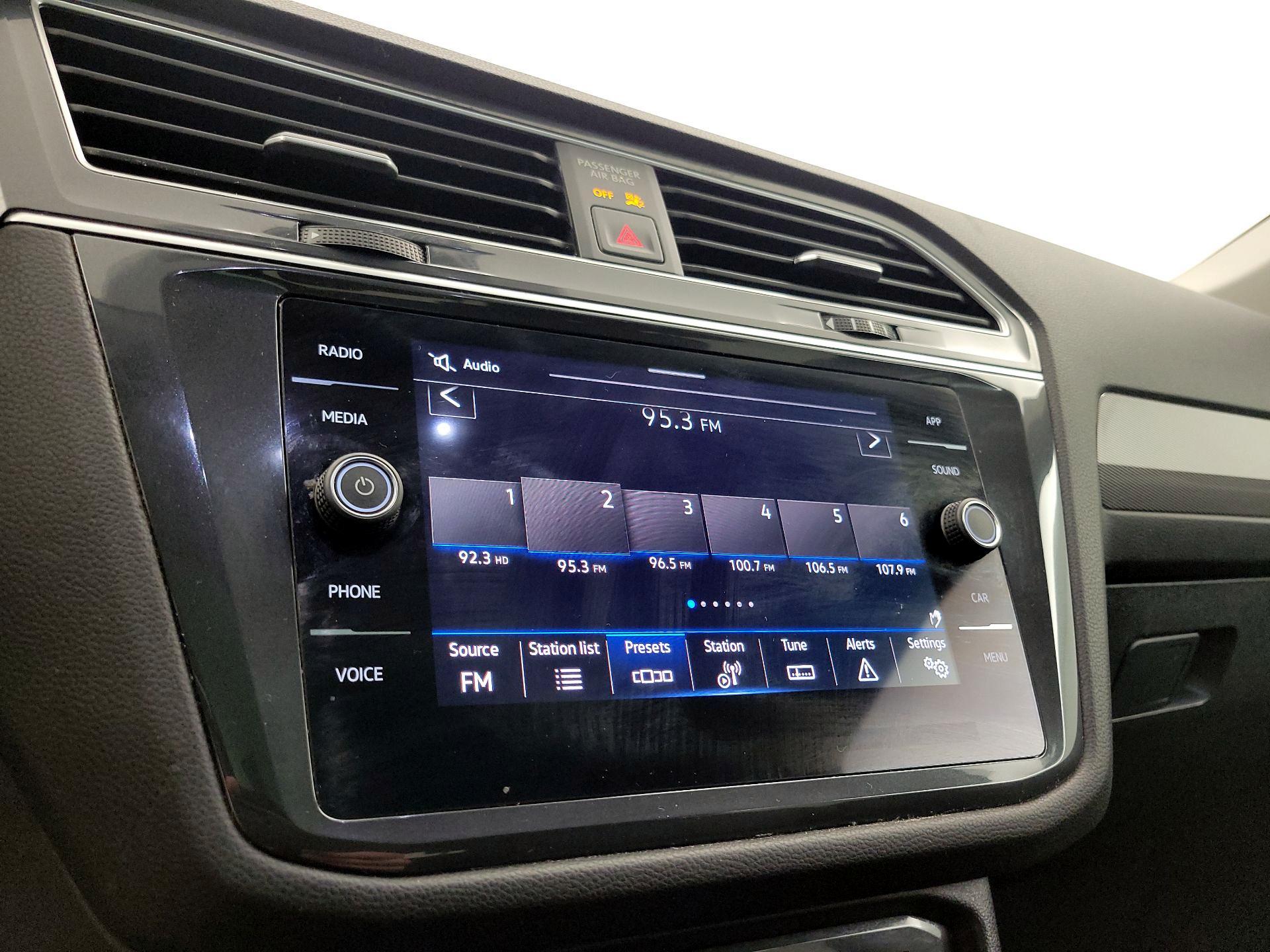 Thumbnail: 2024 Volkswagen Tiguan - 15