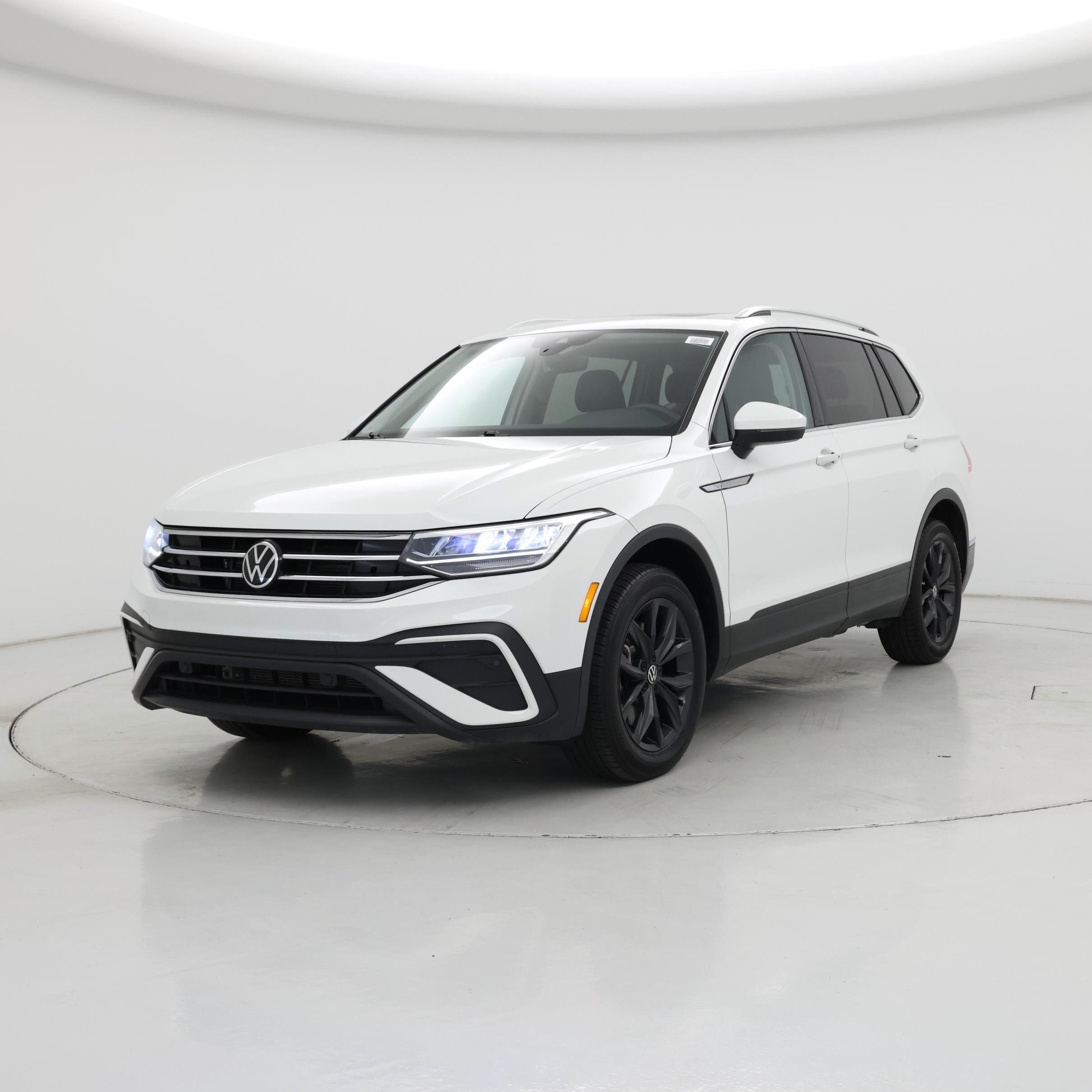 Thumbnail: 2024 Volkswagen Tiguan - 4