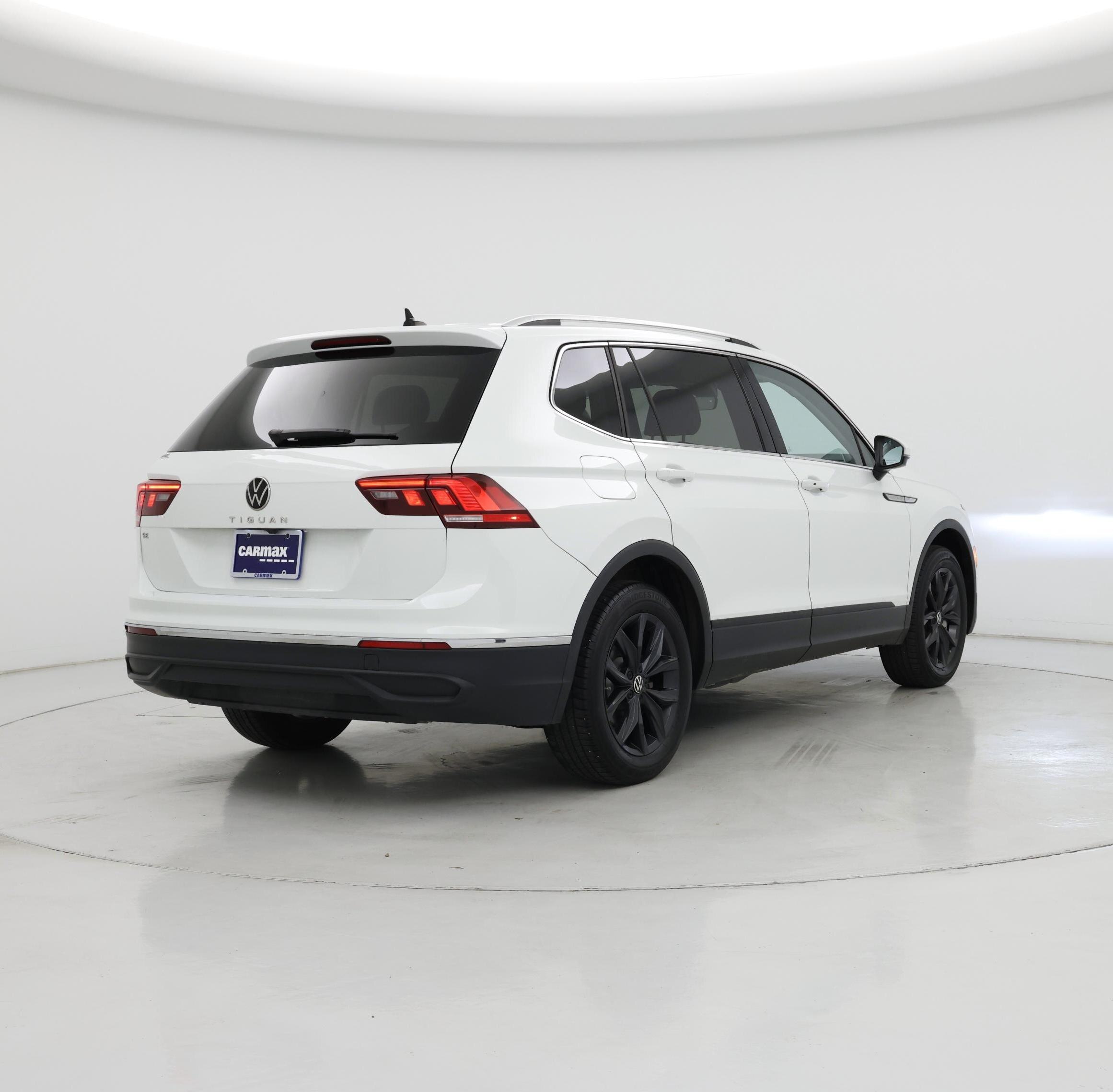 Thumbnail: 2024 Volkswagen Tiguan - 8