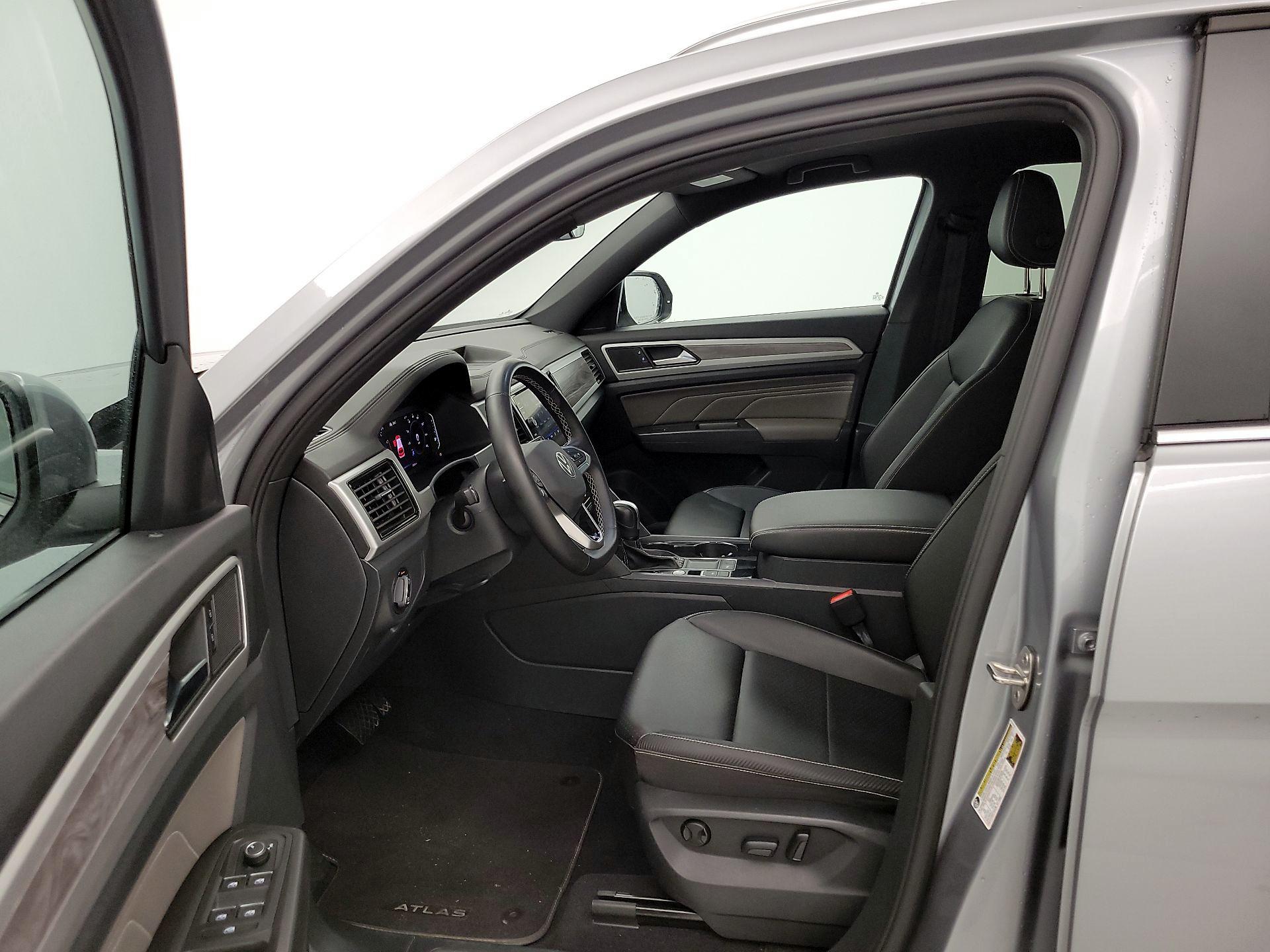 Thumbnail: 2023 Volkswagen Atlas - 11