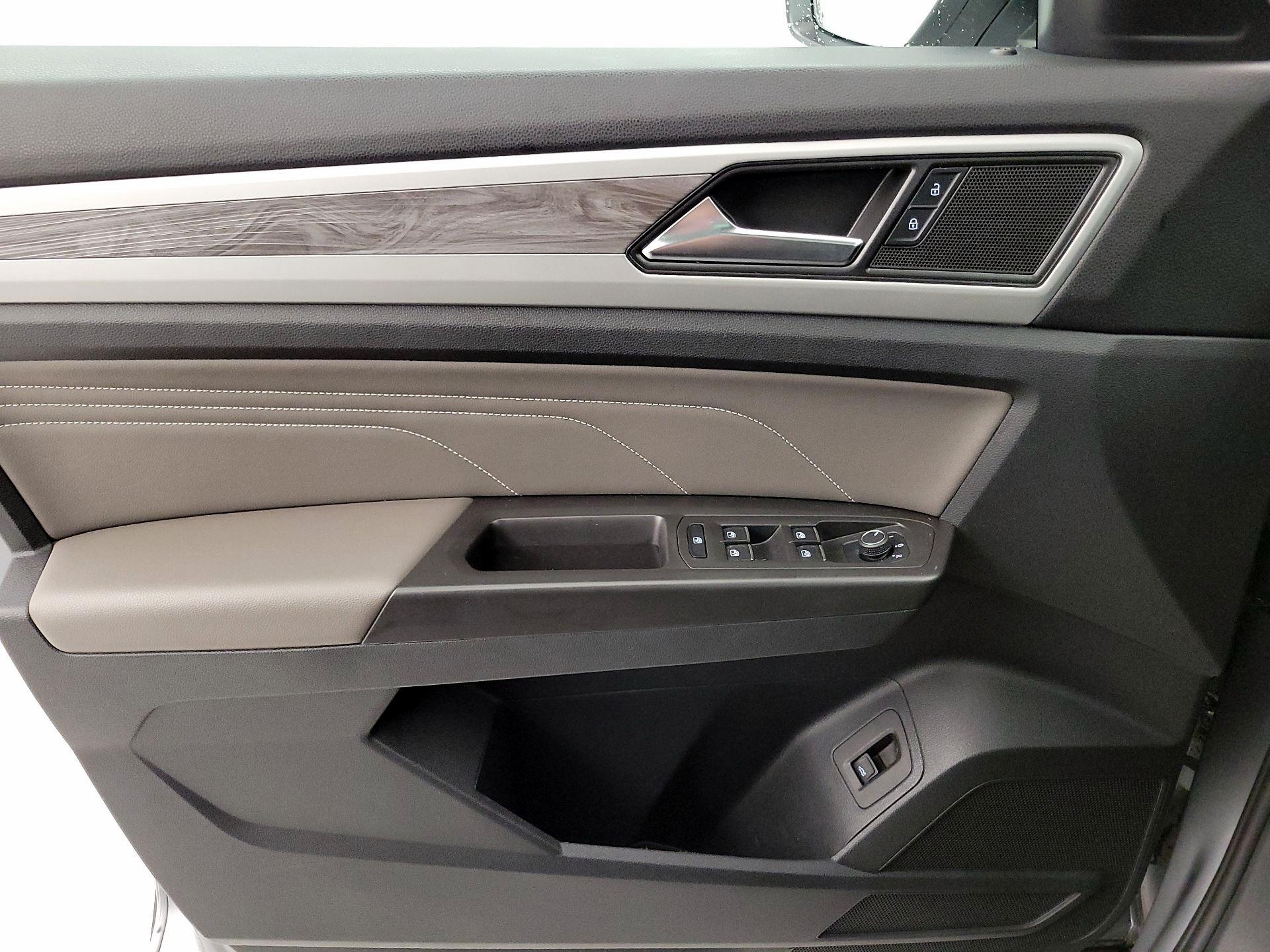 Thumbnail: 2023 Volkswagen Atlas - 12