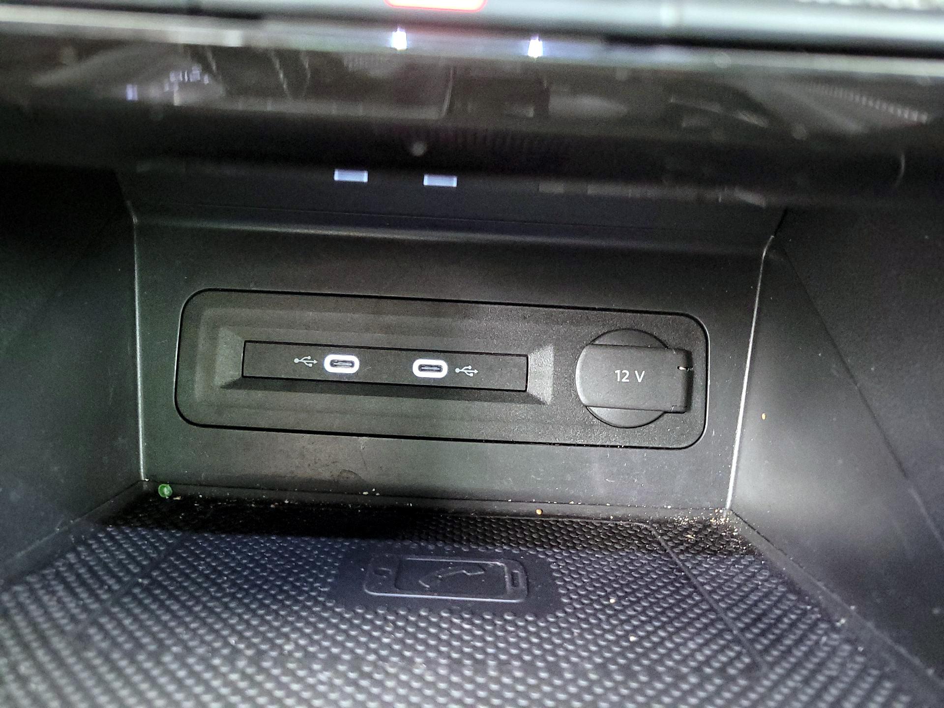 Thumbnail: 2023 Volkswagen Atlas - 18