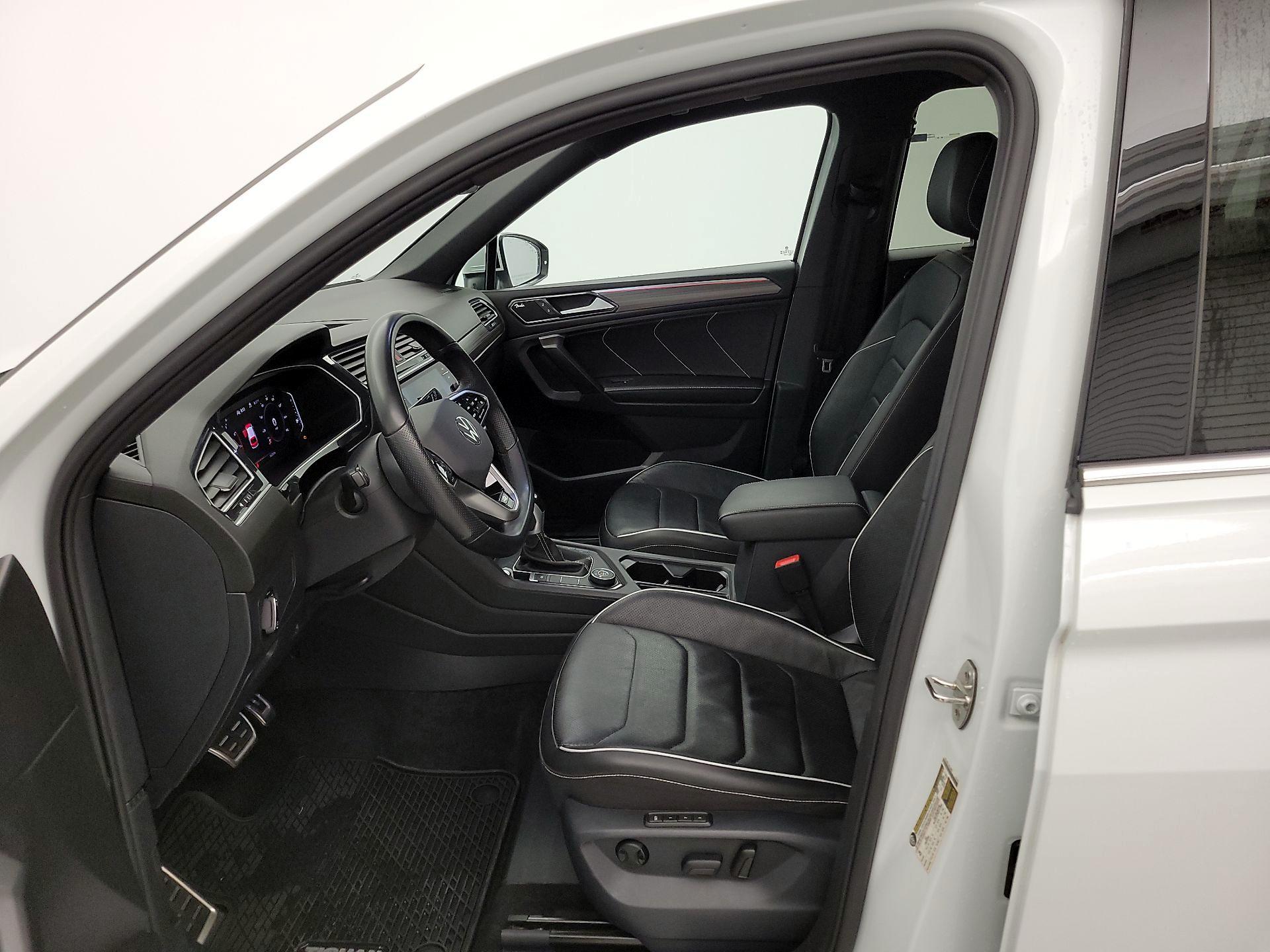 Thumbnail: 2024 Volkswagen Tiguan - 11