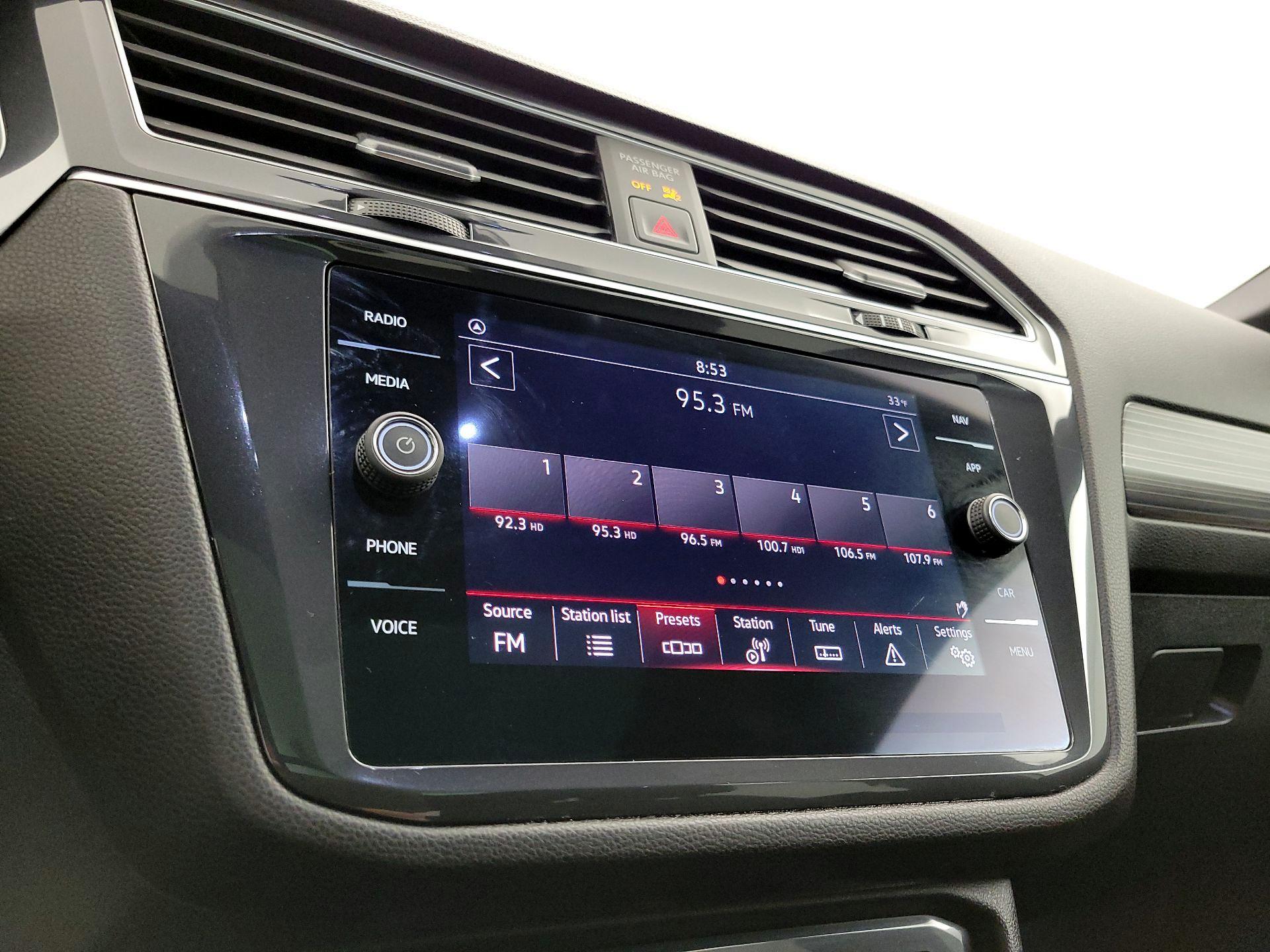 Thumbnail: 2024 Volkswagen Tiguan - 16