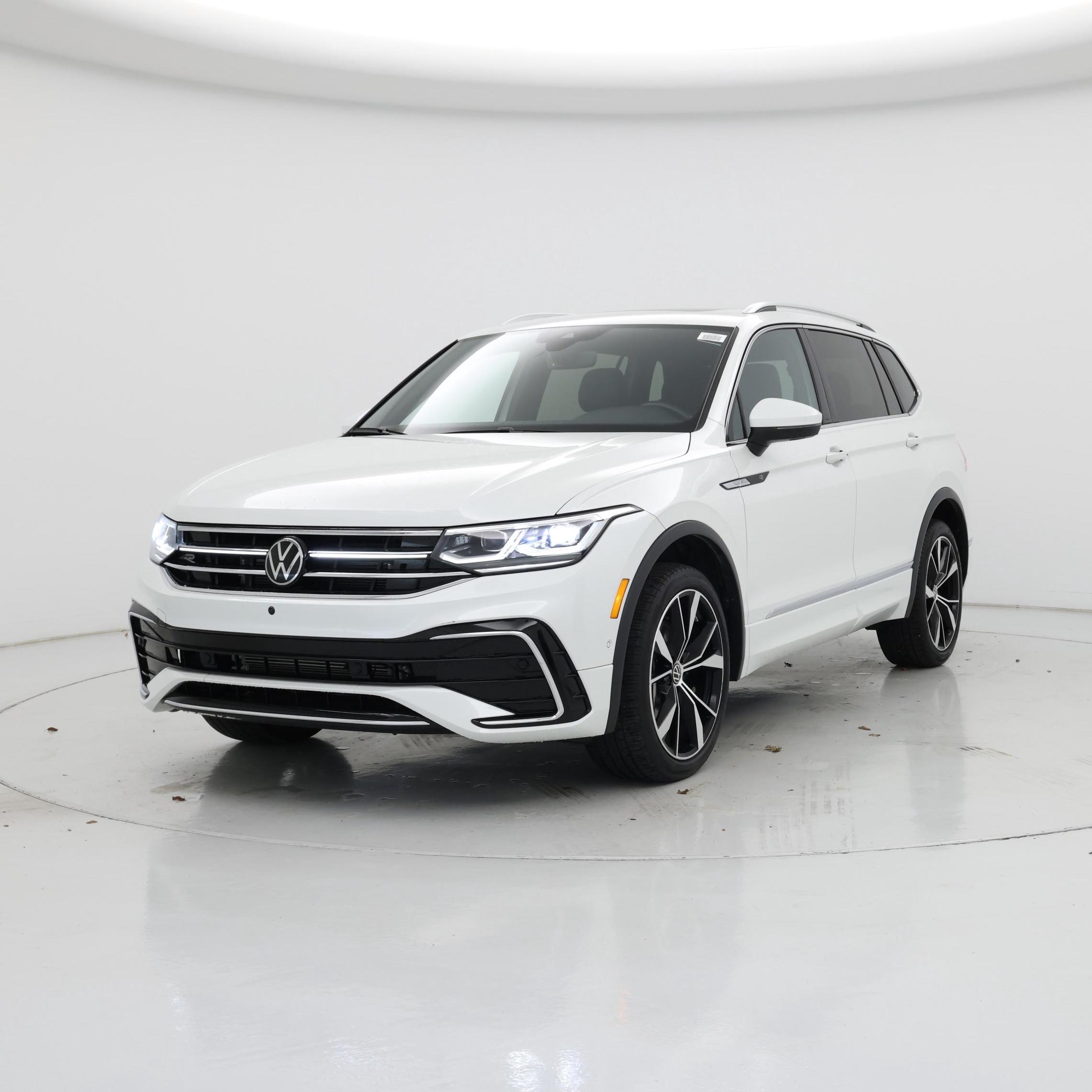 Thumbnail: 2024 Volkswagen Tiguan - 4