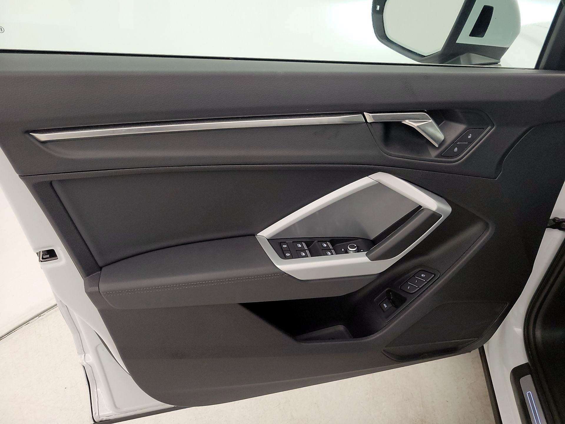 Thumbnail: 2024 Audi Q3 - 12