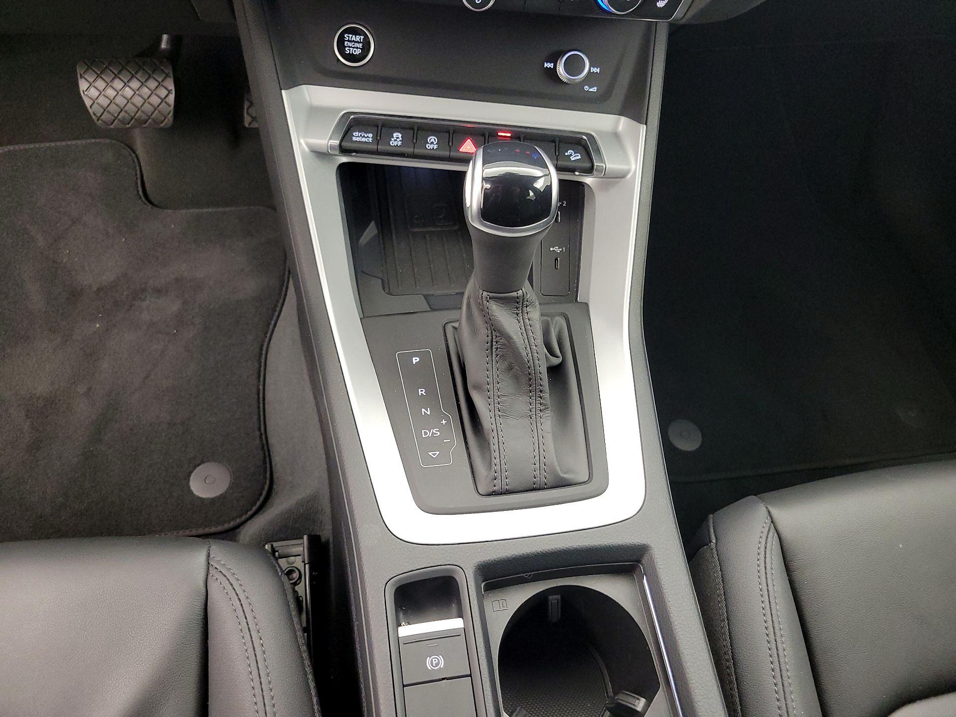 Thumbnail: 2024 Audi Q3 - 17