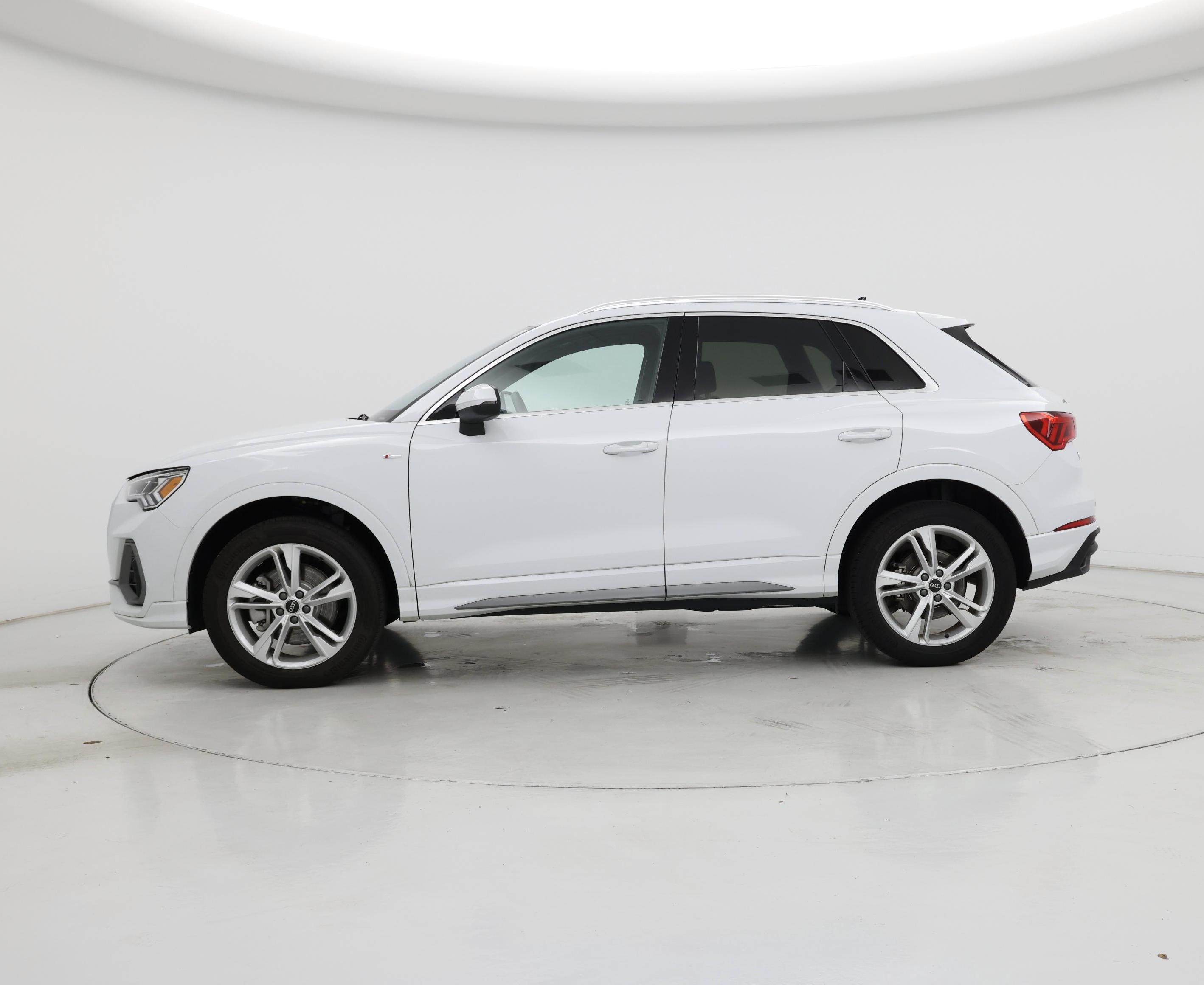 Thumbnail: 2024 Audi Q3 - 3