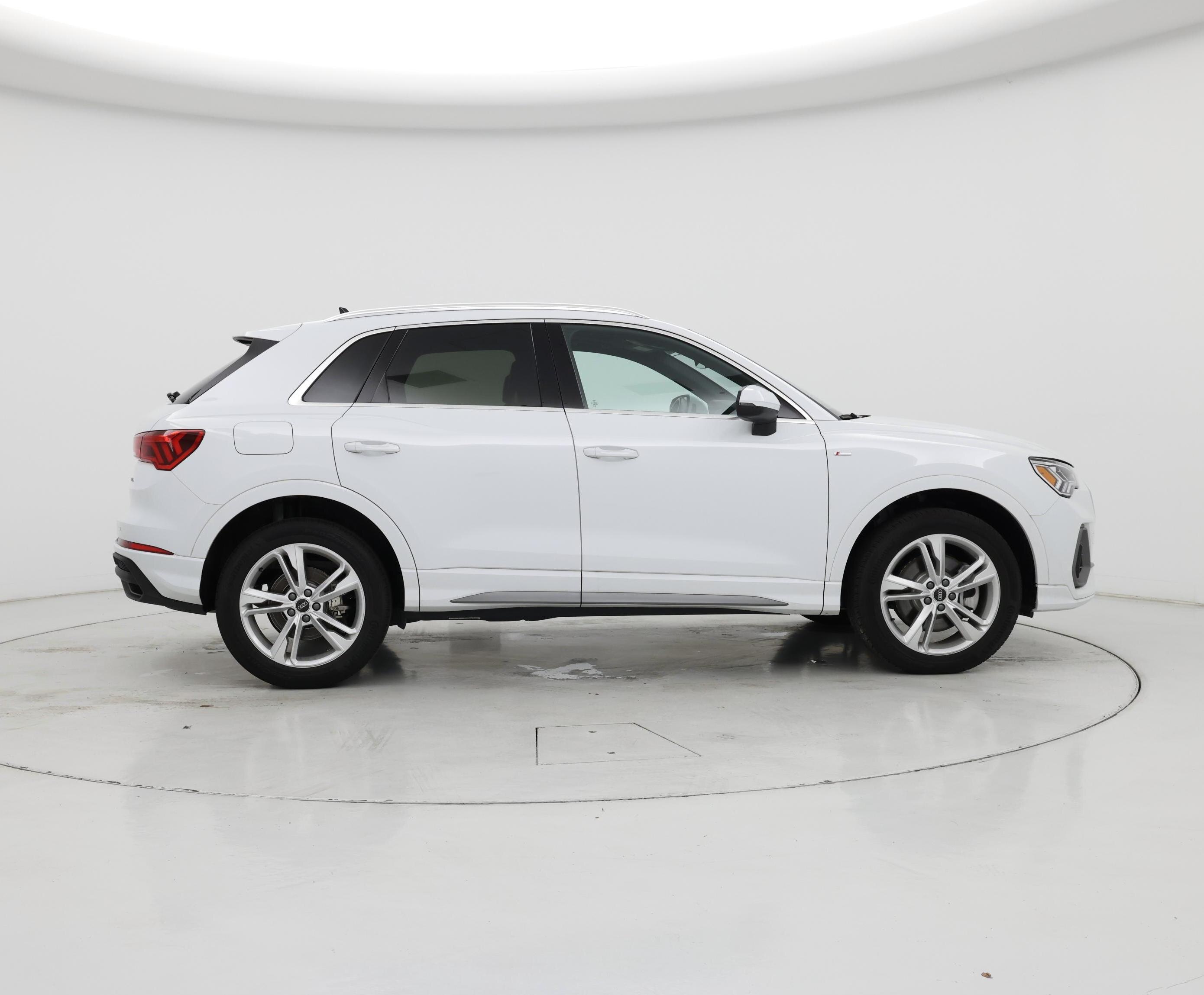 Thumbnail: 2024 Audi Q3 - 7