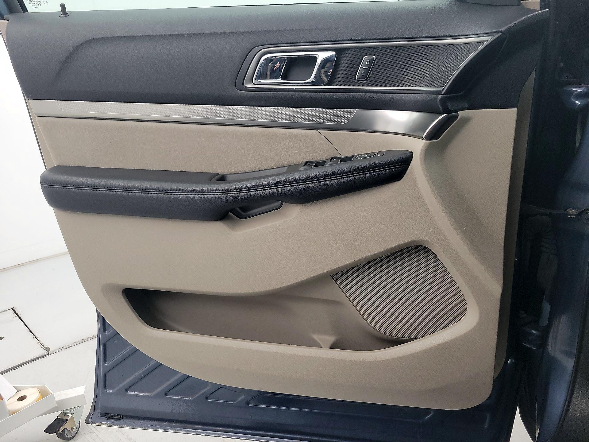 Thumbnail: 2019 Ford Explorer - 12