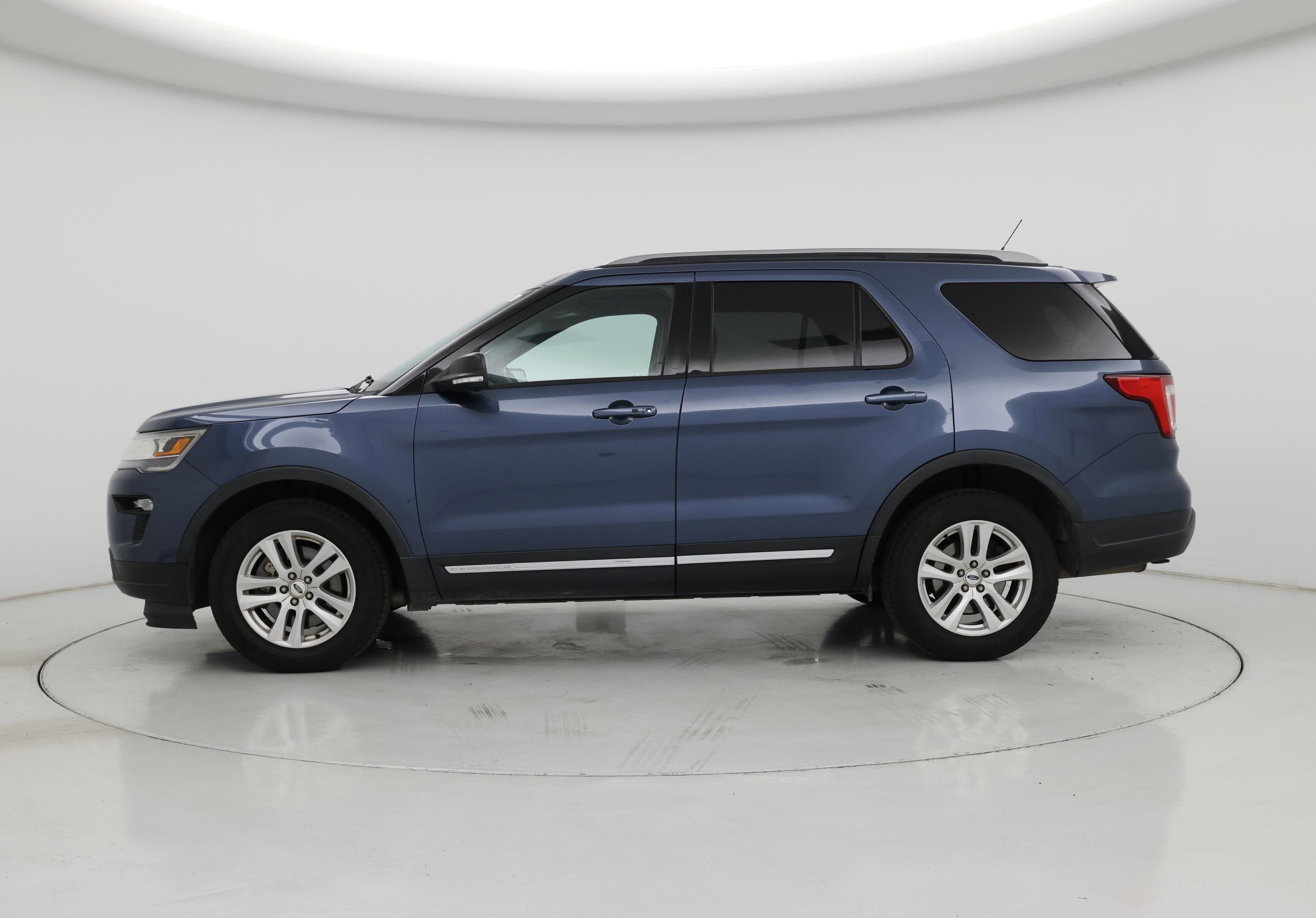 Thumbnail: 2019 Ford Explorer - 3