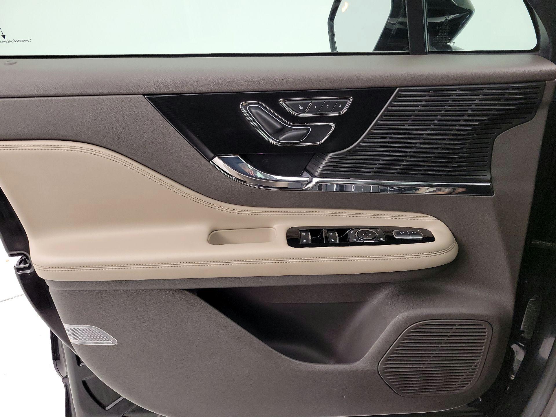 Thumbnail: 2021 Lincoln Corsair - 12