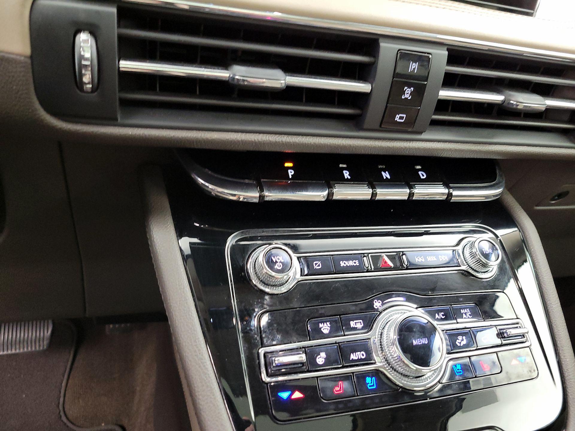 Thumbnail: 2021 Lincoln Corsair - 18