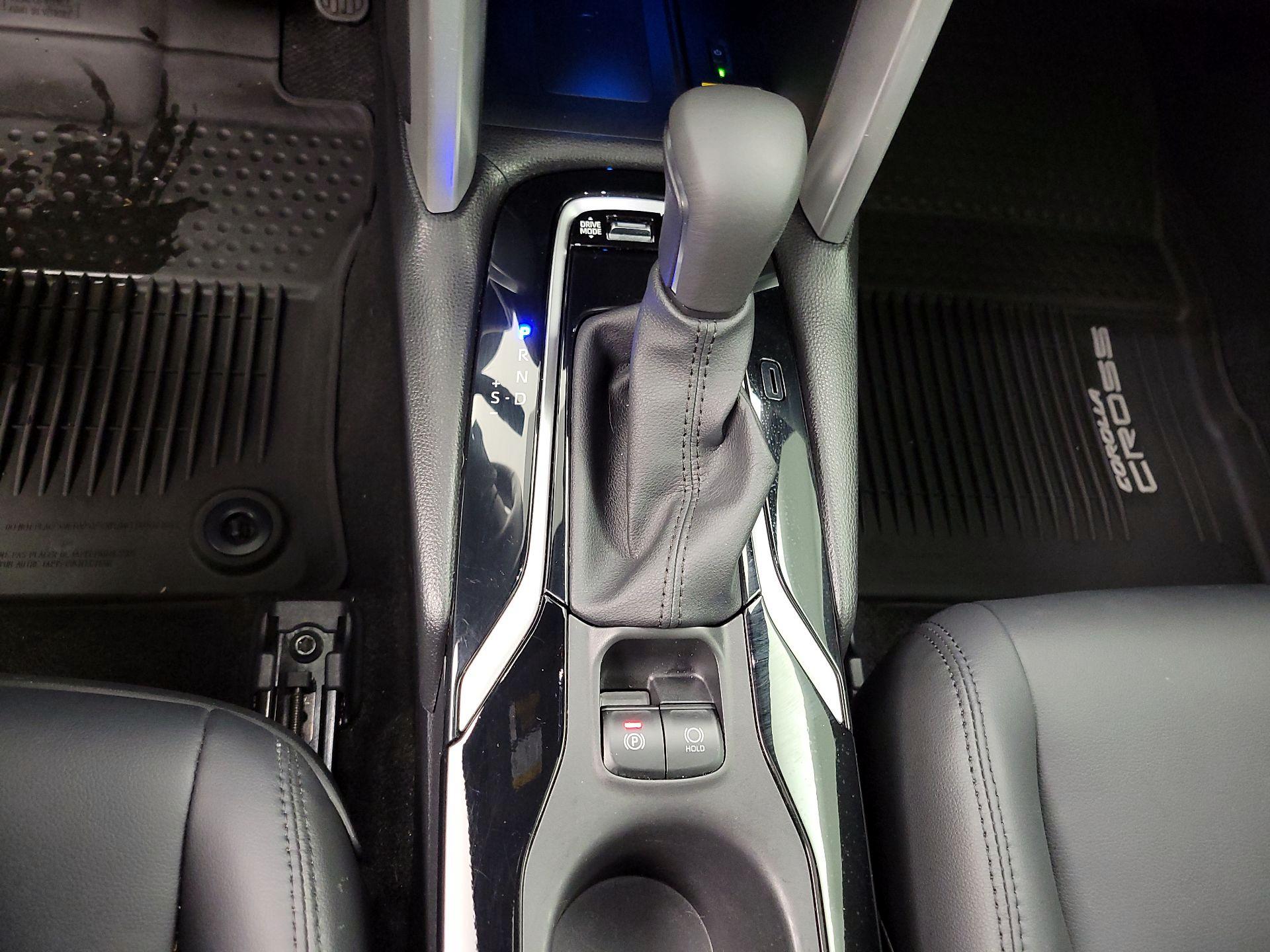 Thumbnail: 2023 Toyota Corolla Cross - 17