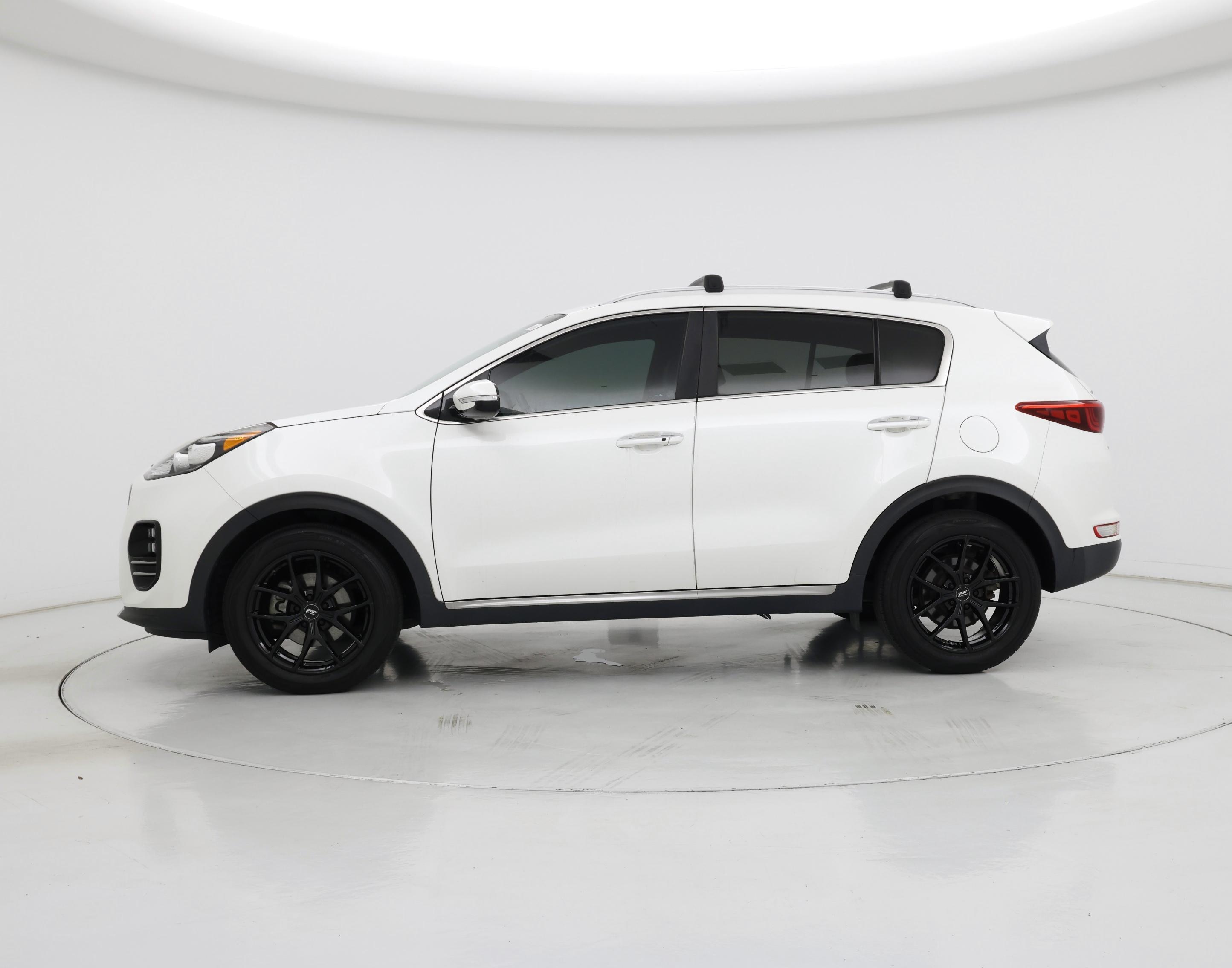 Thumbnail: 2019 Kia Sportage - 3