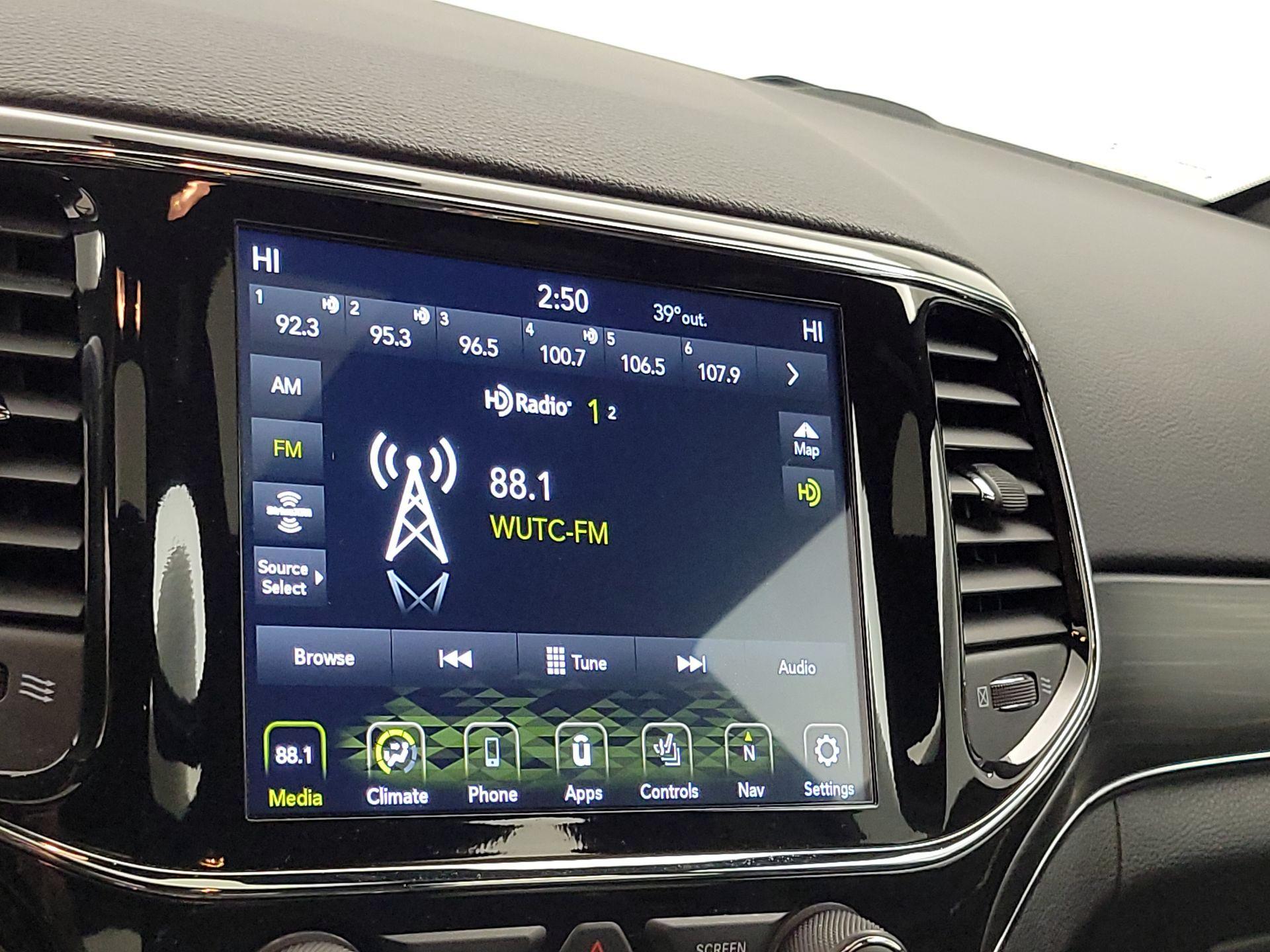 Thumbnail: 2021 Jeep Grand Cherokee - 16