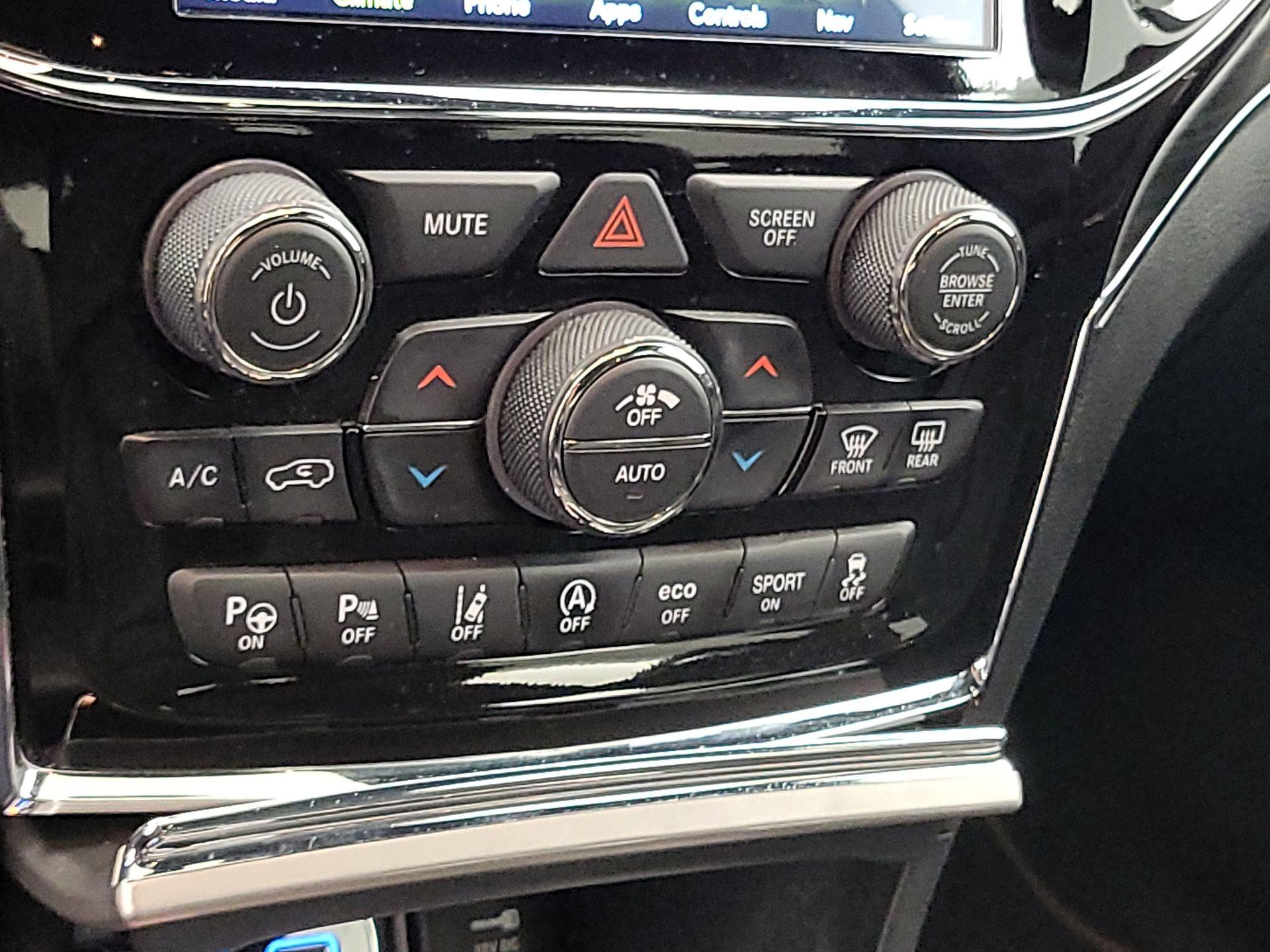 Thumbnail: 2021 Jeep Grand Cherokee - 17