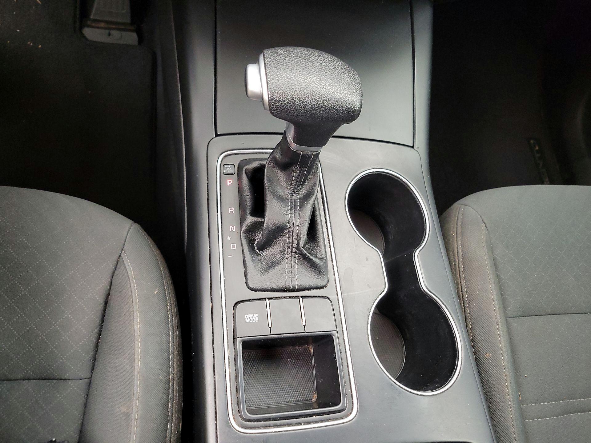 Thumbnail: 2020 Kia Sorento - 17