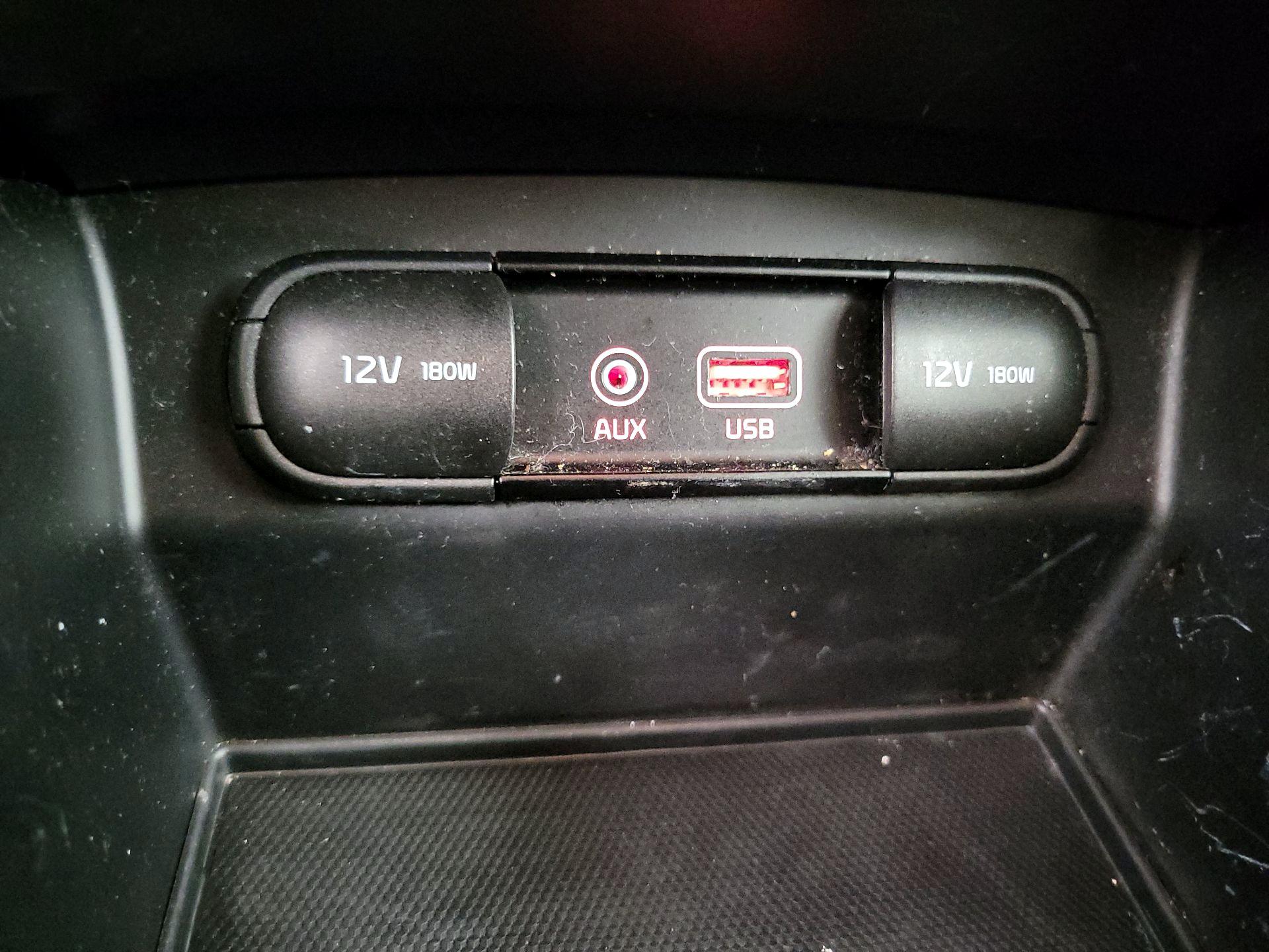 Thumbnail: 2020 Kia Sorento - 18