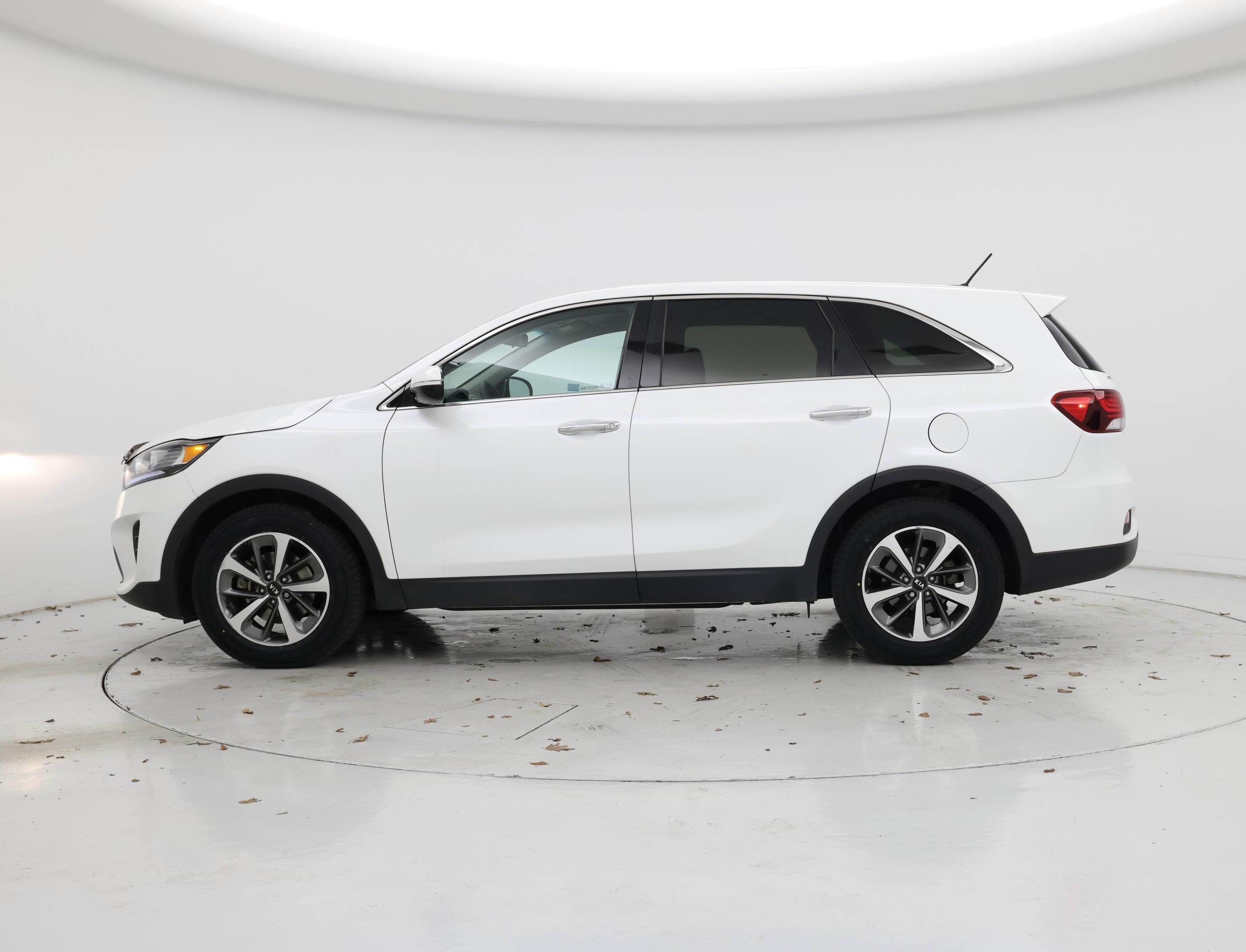 Thumbnail: 2020 Kia Sorento - 3