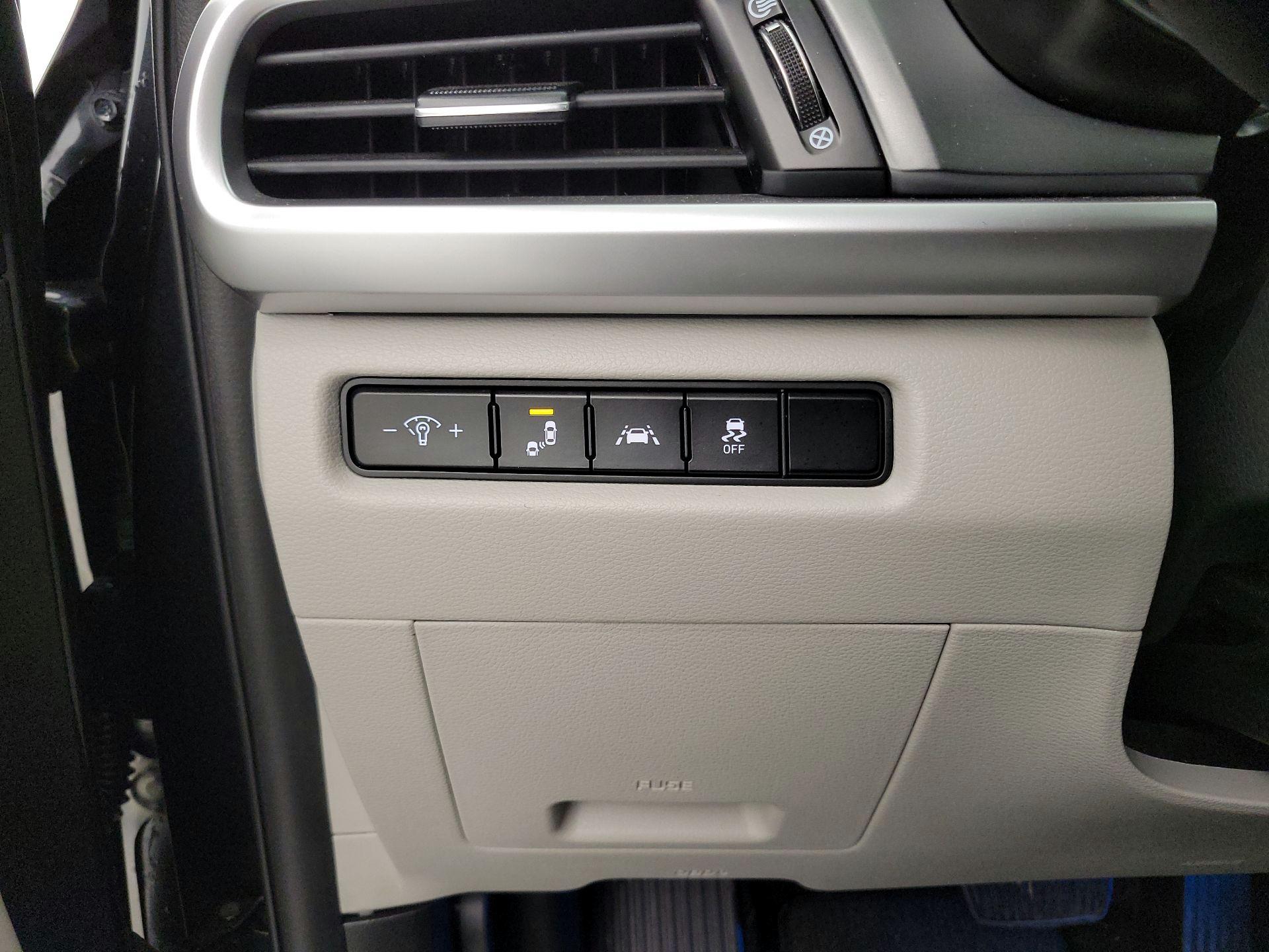 Thumbnail: 2020 Kia Telluride - 13